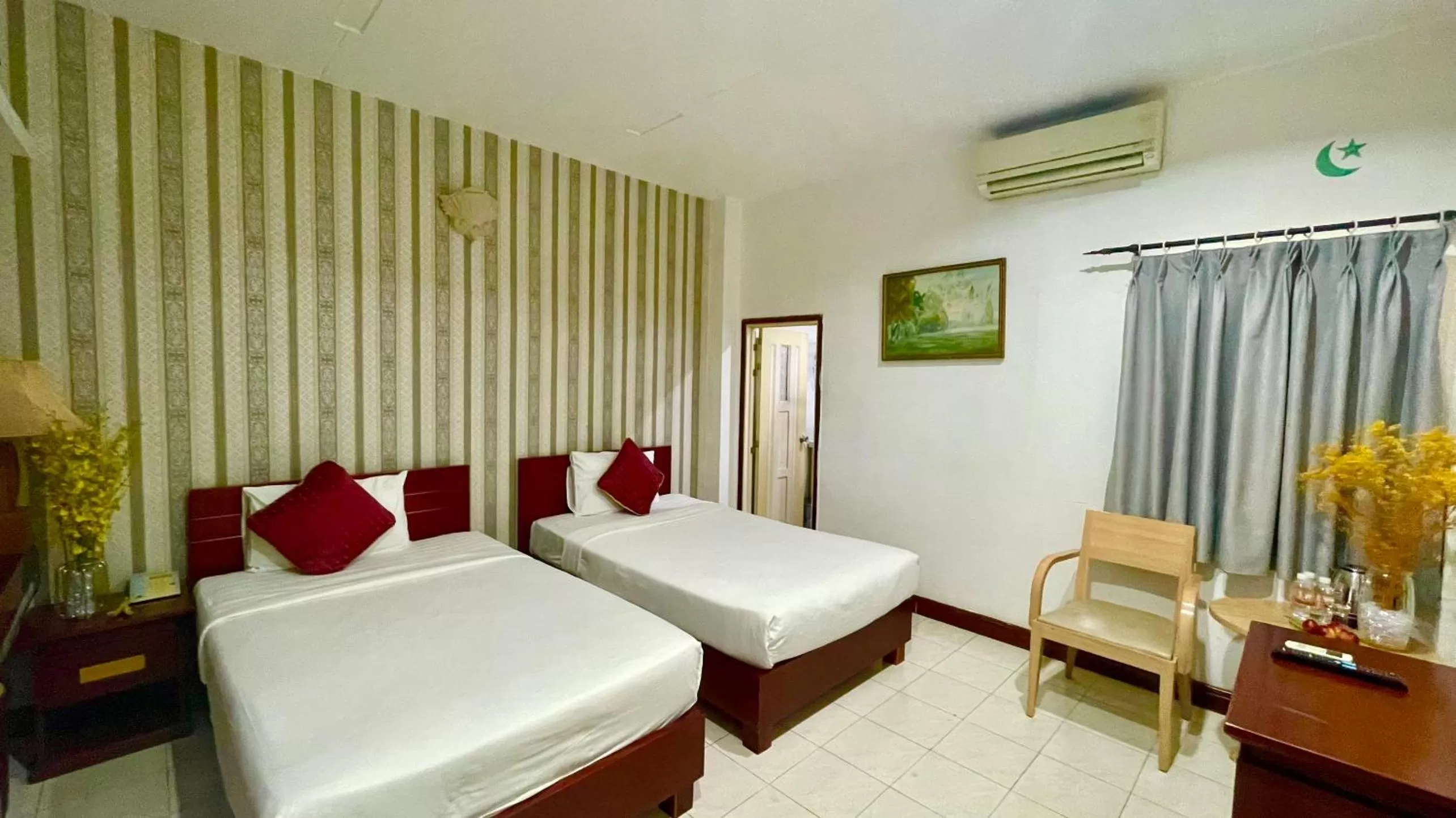 Bed in Gold hotel, Saigon