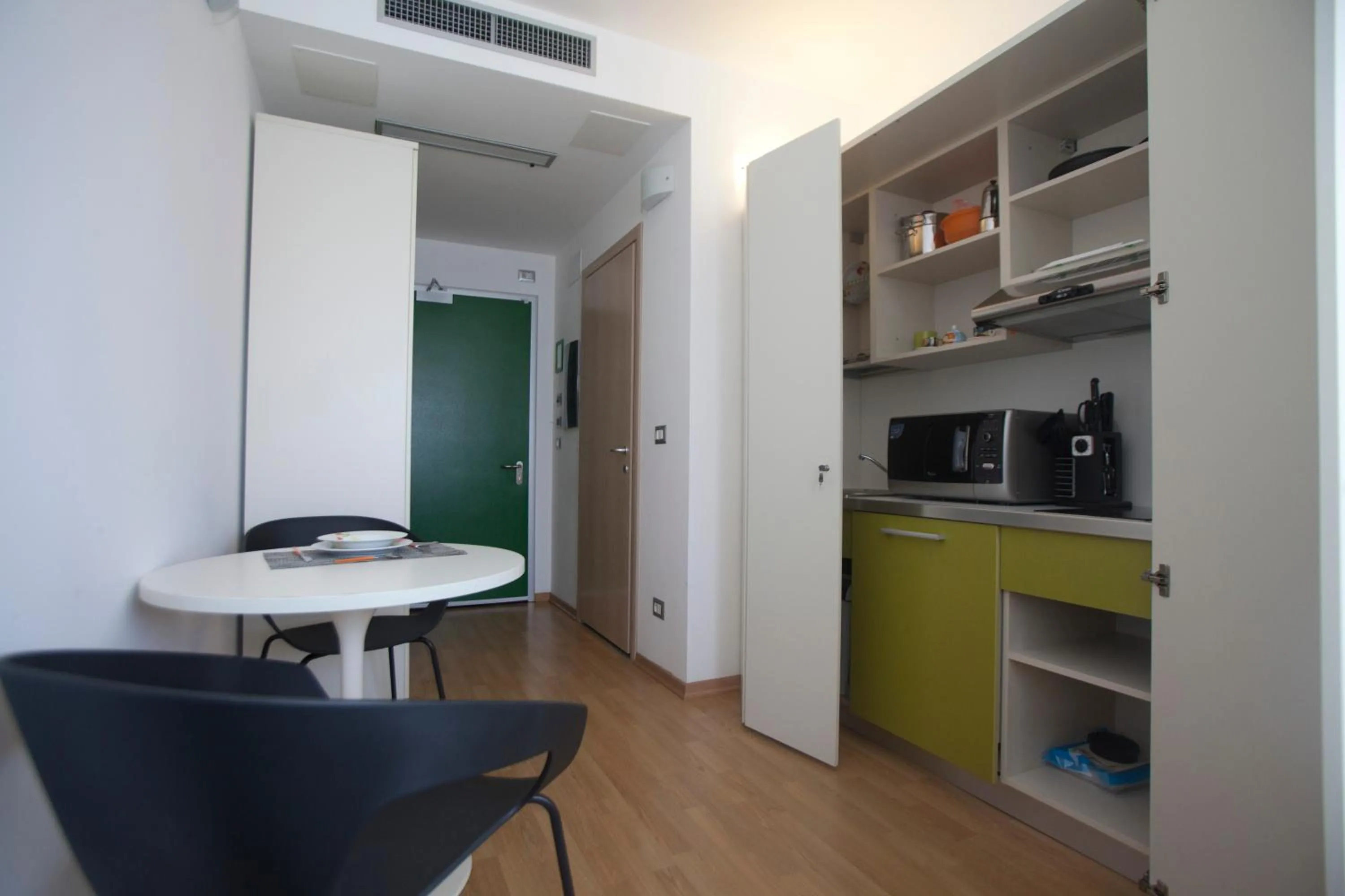 Studio (1 Adult) - single occupancy in Hotel Sharing