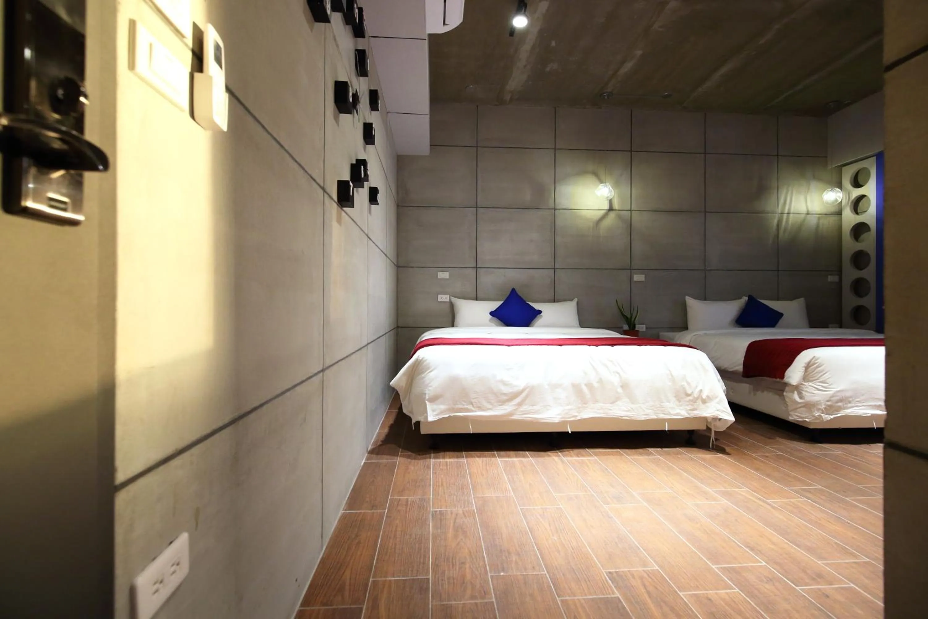 指南針民宿2178 & 工殿民宿2182