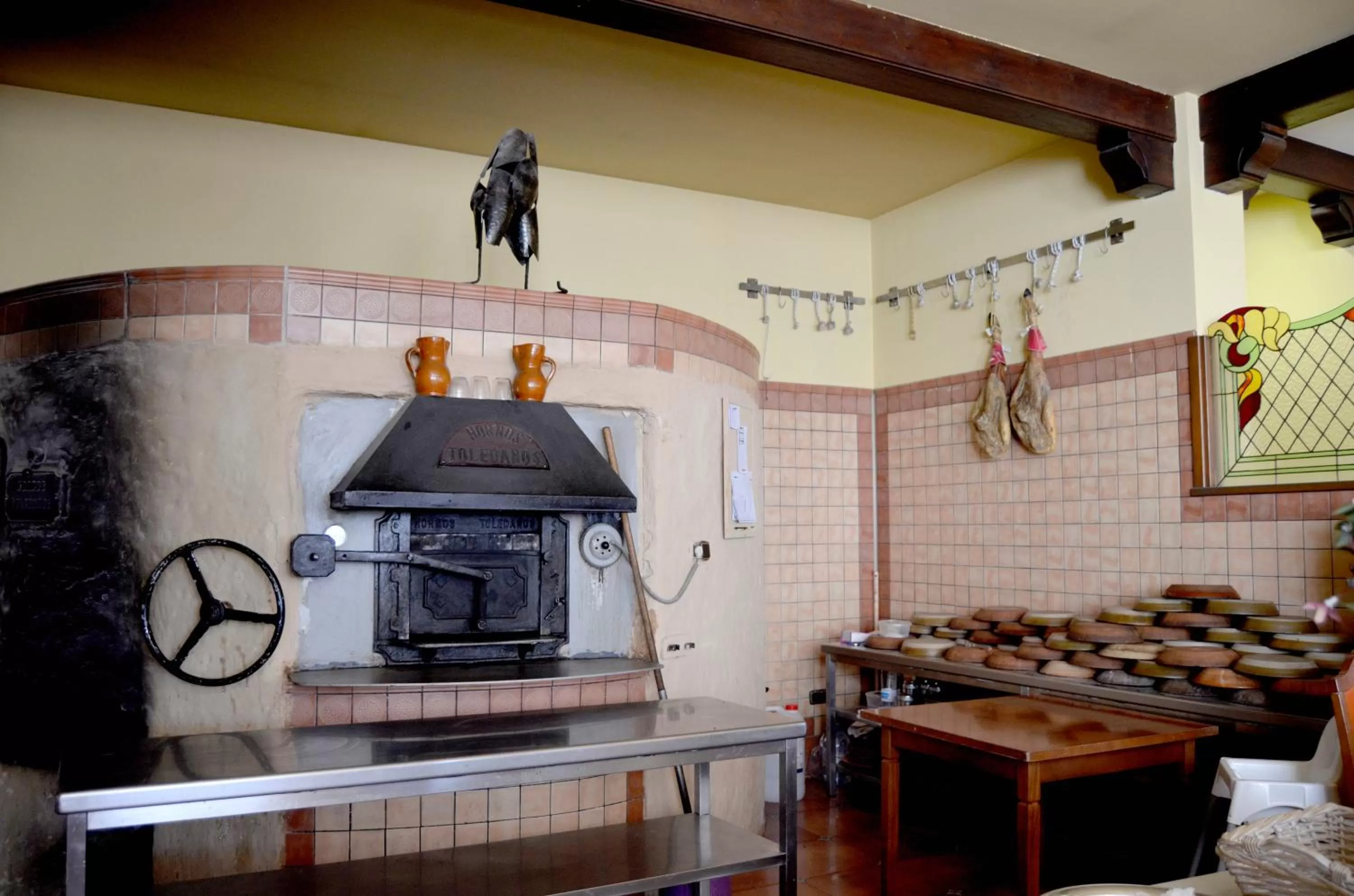 Kitchen or kitchenette in Hotel Lasa Sport