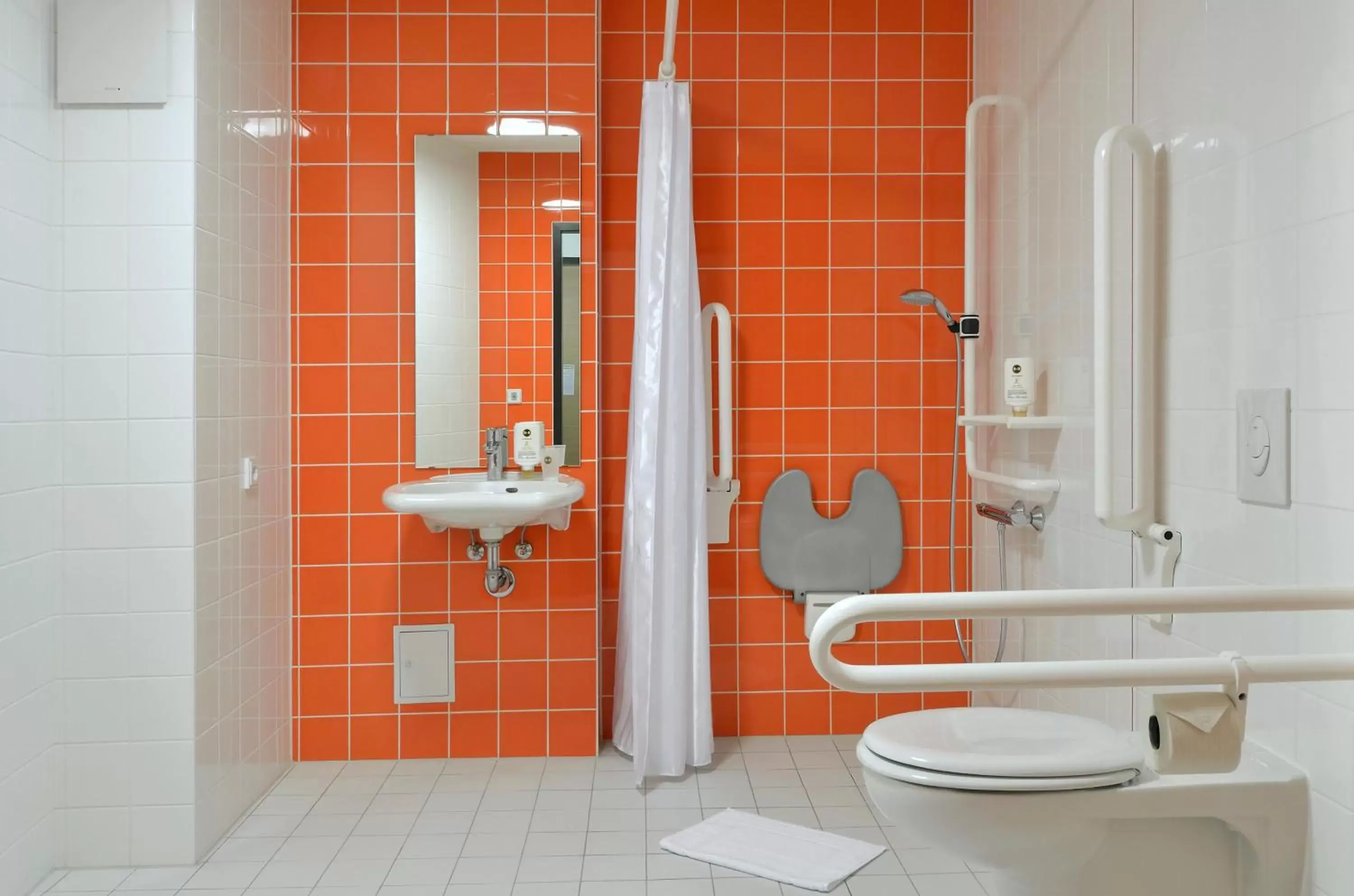 Bathroom in B&B Hotel Leipzig-City