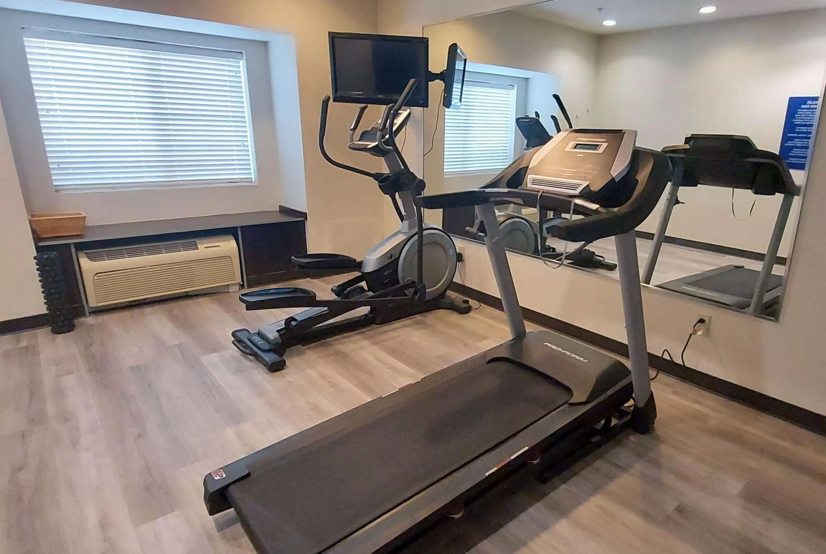 Fitness centre/facilities in Microtel Inn & Suites by Wyndham Hoover/Birmingham