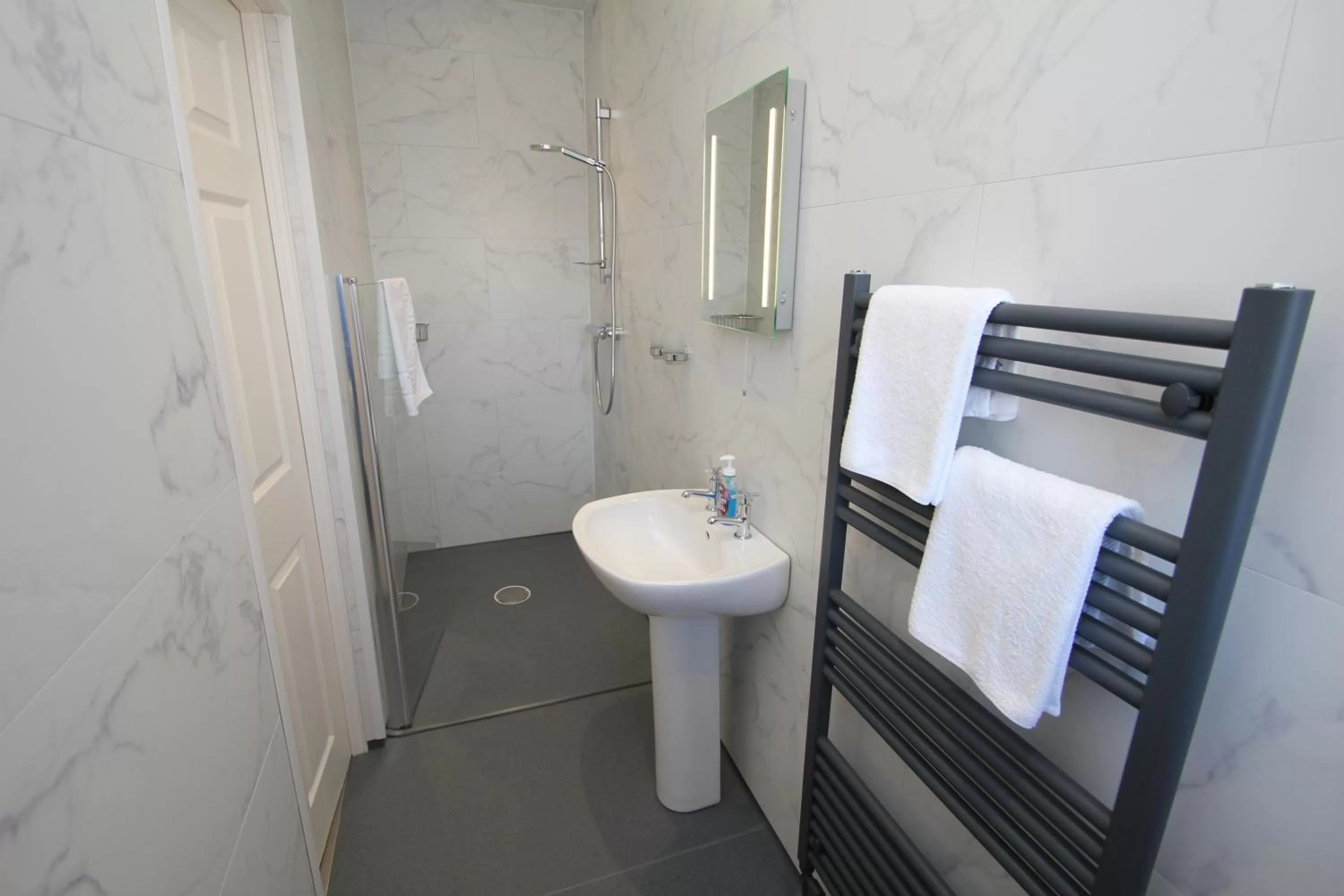 Bathroom in North Coast Motel