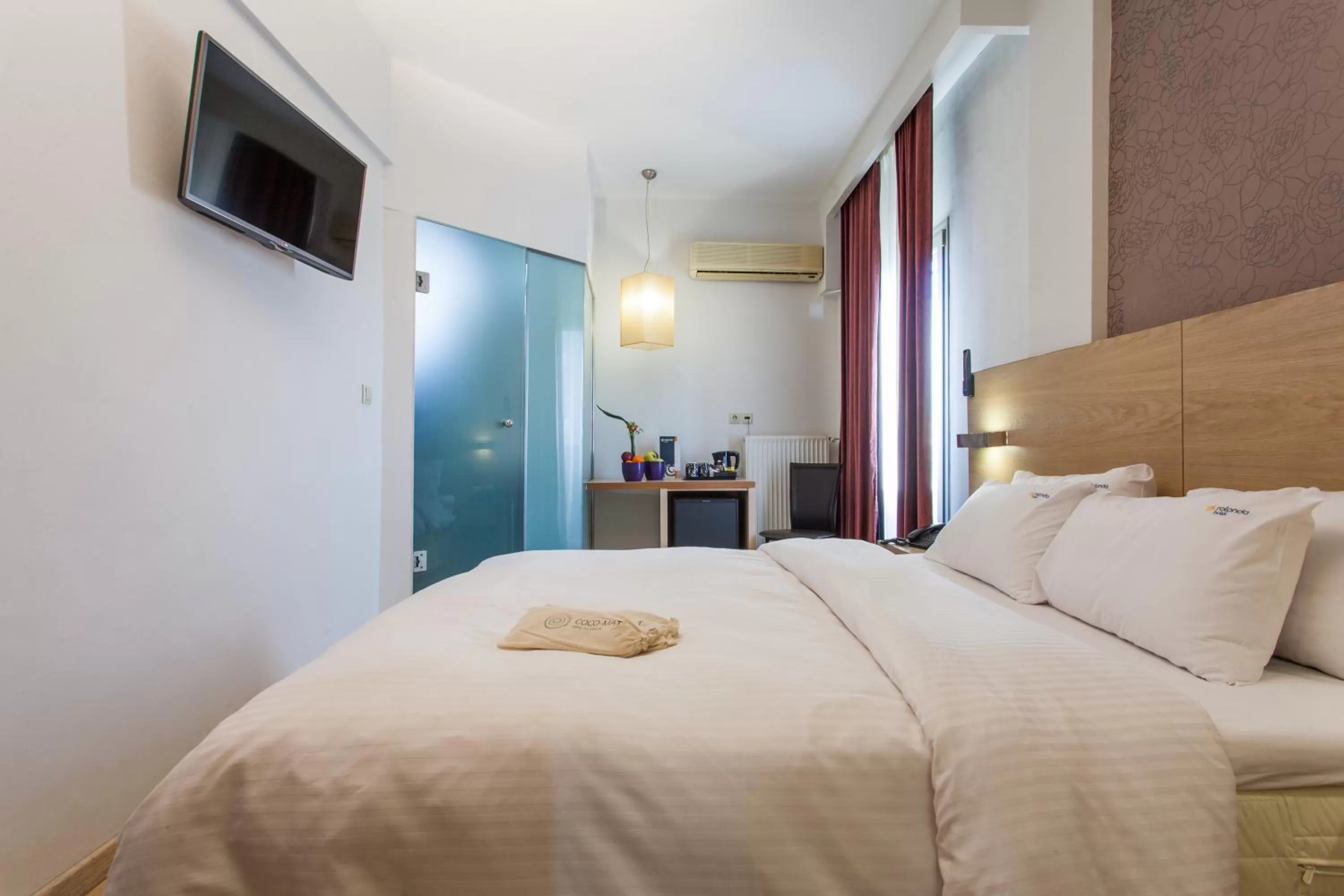 Photo of the whole room, Bed in Rotonda Hotel