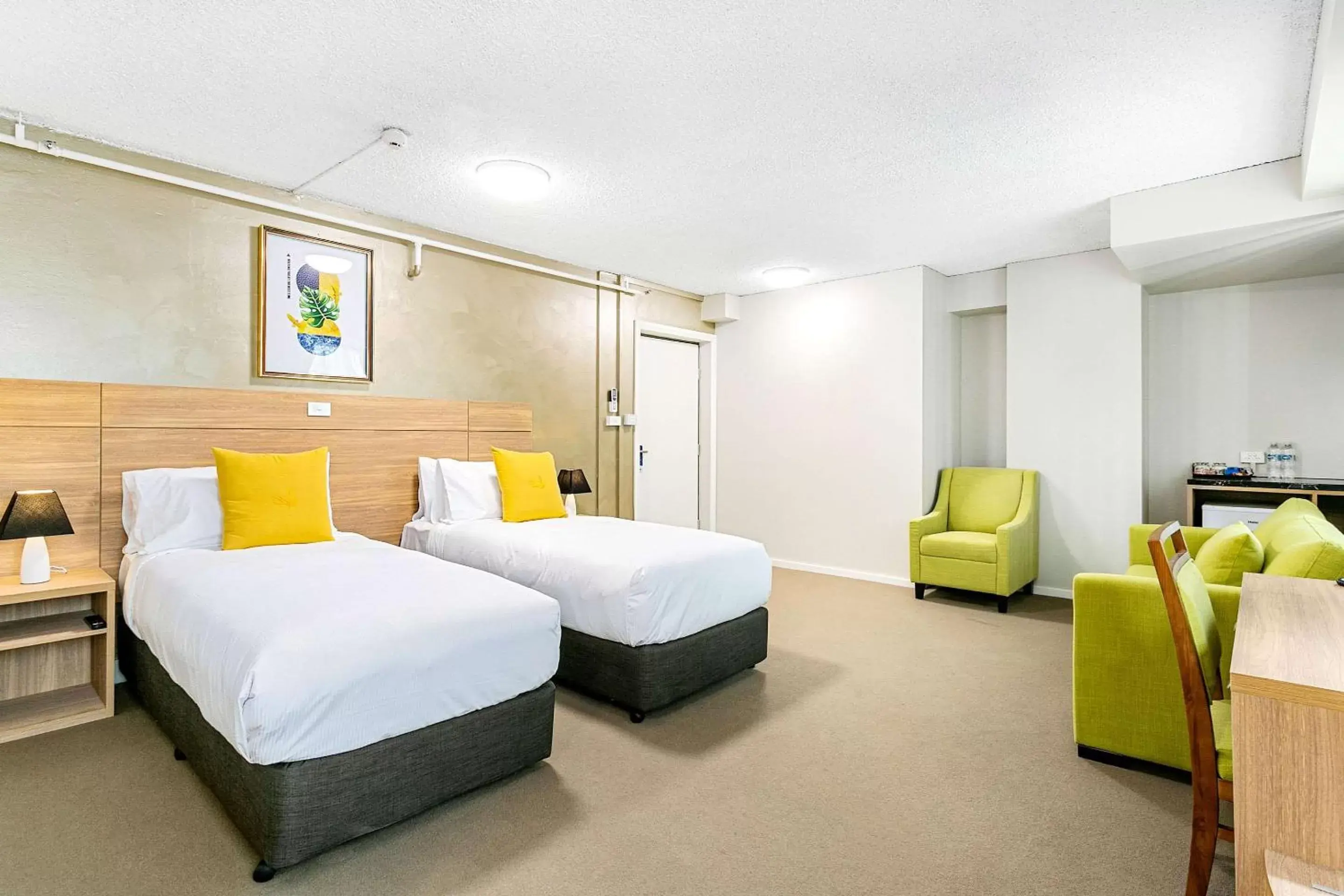 Photo of the whole room in Quality Inn Sunshine Haberfield