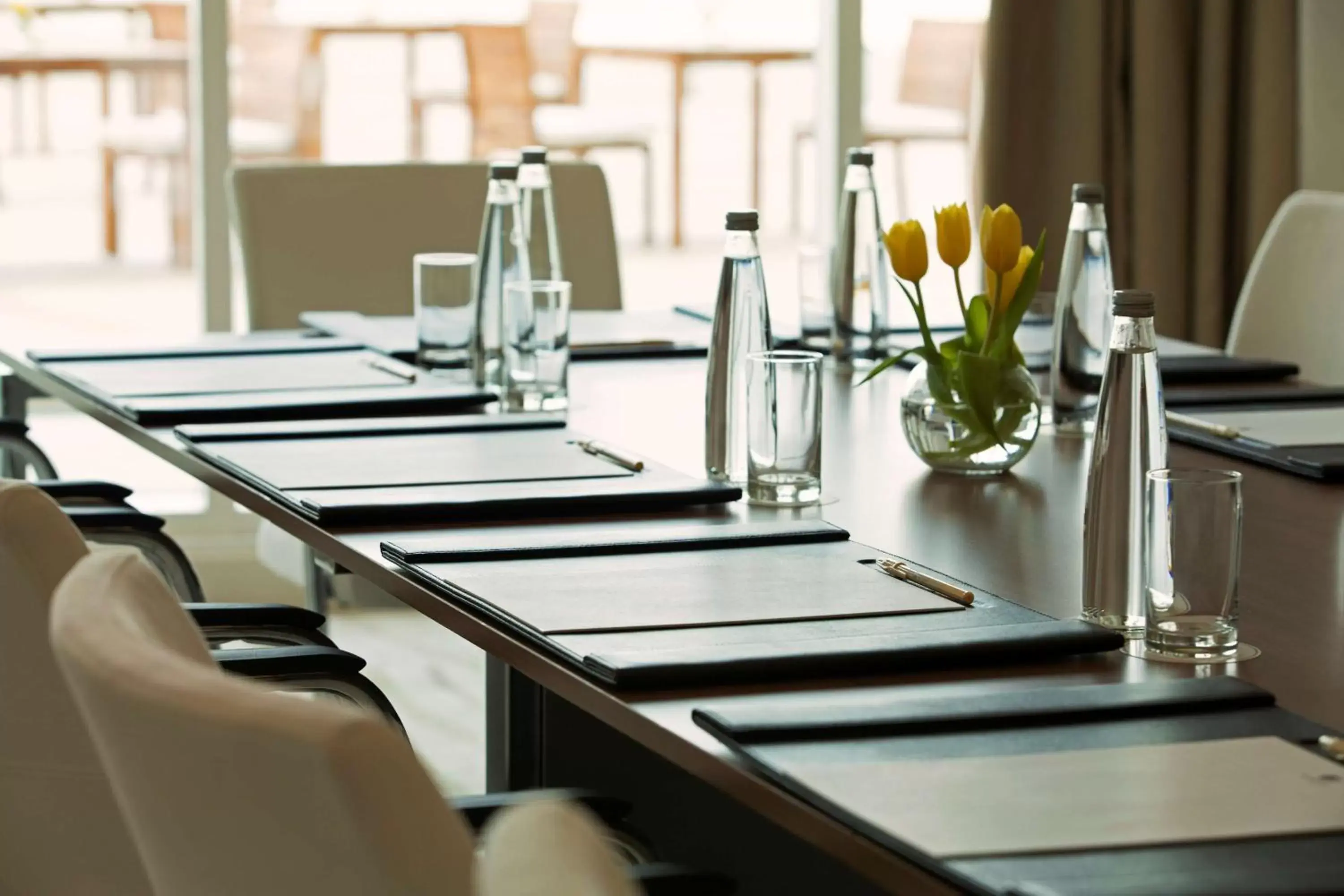 Restaurant/places to eat, Business Area/Conference Room in DoubleTree by Hilton Dubai Jumeirah Beach