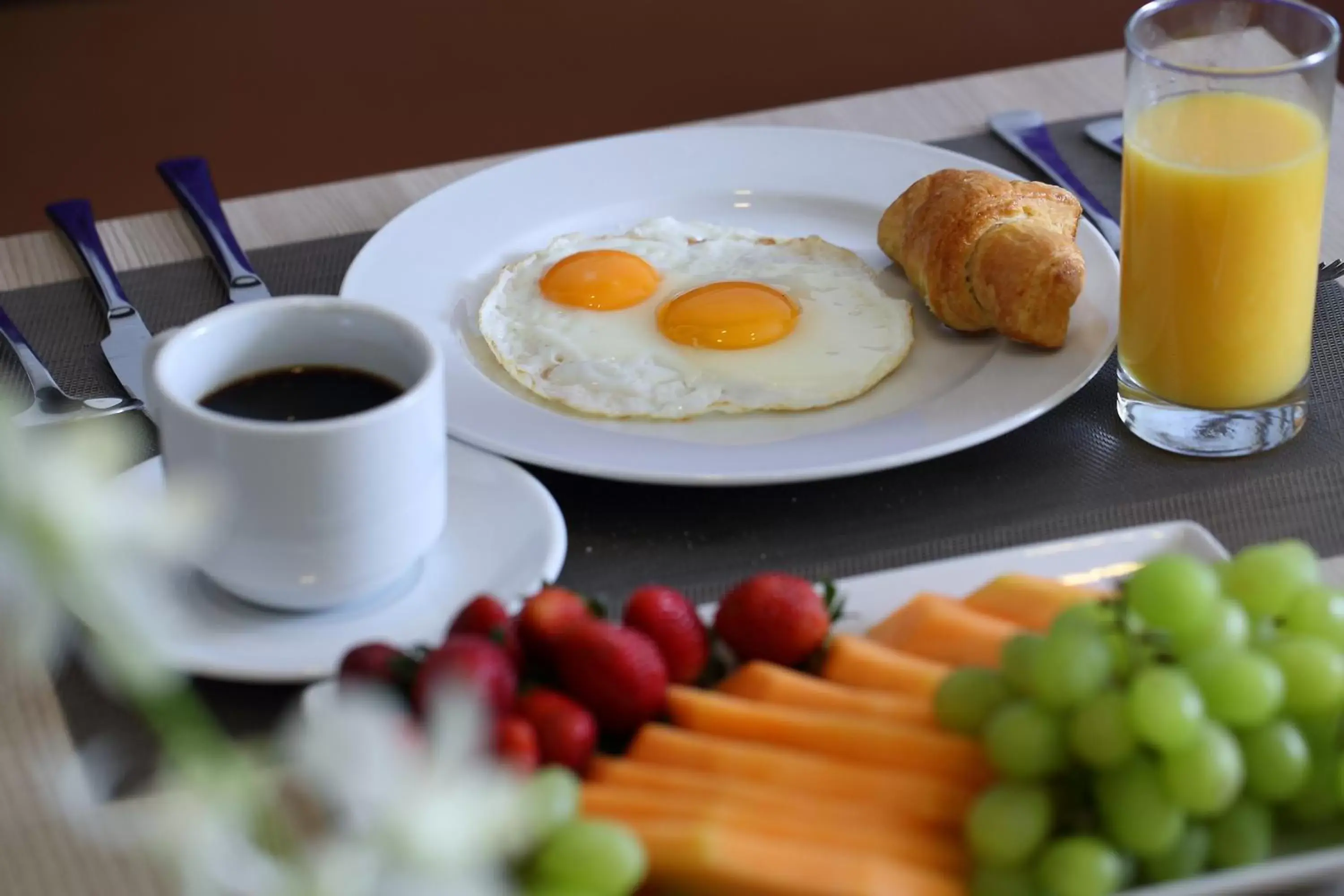 Food, Breakfast in Aranjuez Hotel & Suites