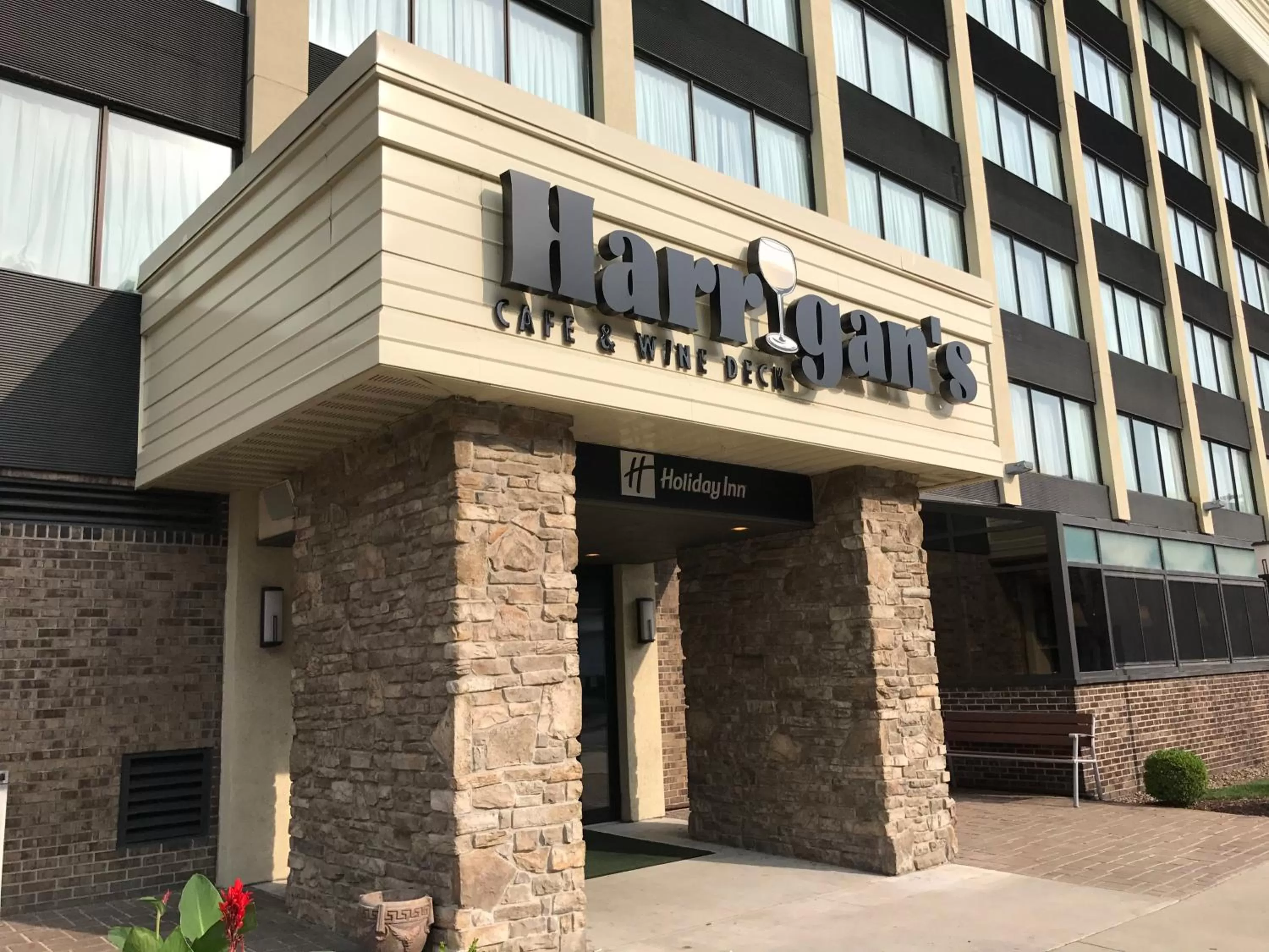 Restaurant/places to eat in Holiday Inn Johnstown-Downtown by IHG