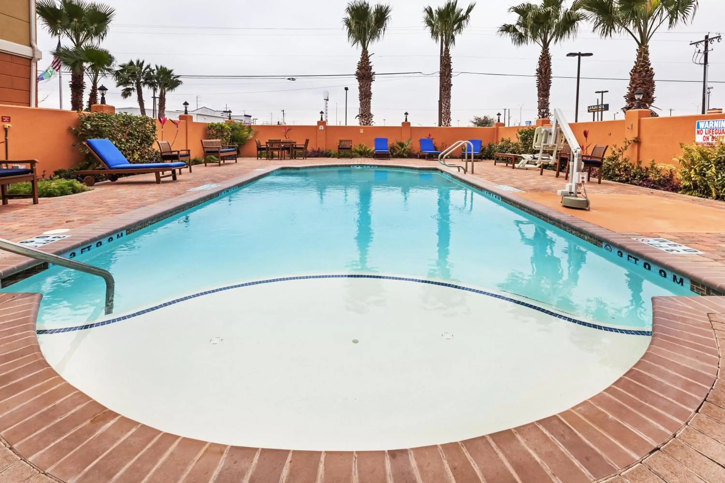 Swimming pool in Holiday Inn Express & Suites, Corpus Christi NW, Calallen by IHG Swimming pool in Holiday Inn Express & Suites, Corpus Christi NW, Calallen by IHG