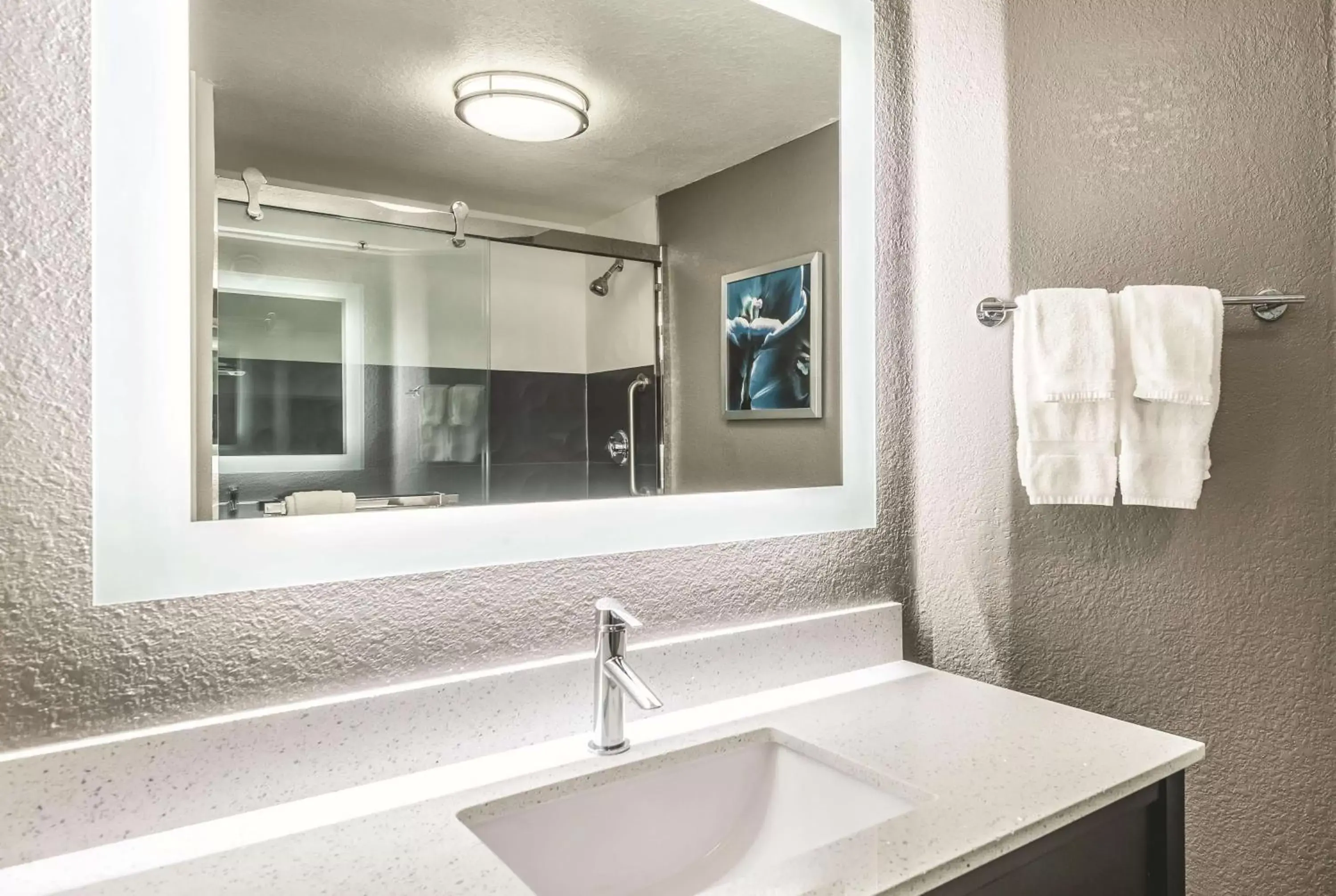 Photo of the whole room, Bathroom in La Quinta by Wyndham Orlando Lake Mary