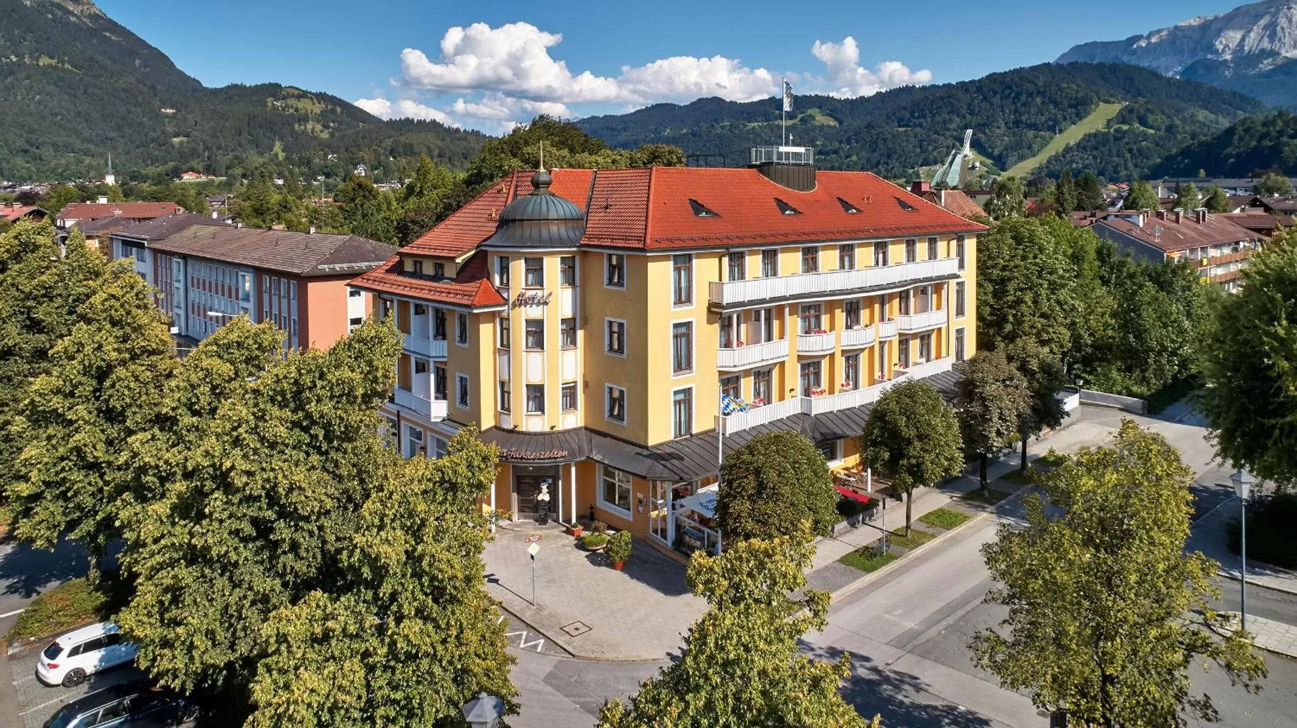 View (from property/room), Bird's-eye View in Hotel Vier Jahreszeiten