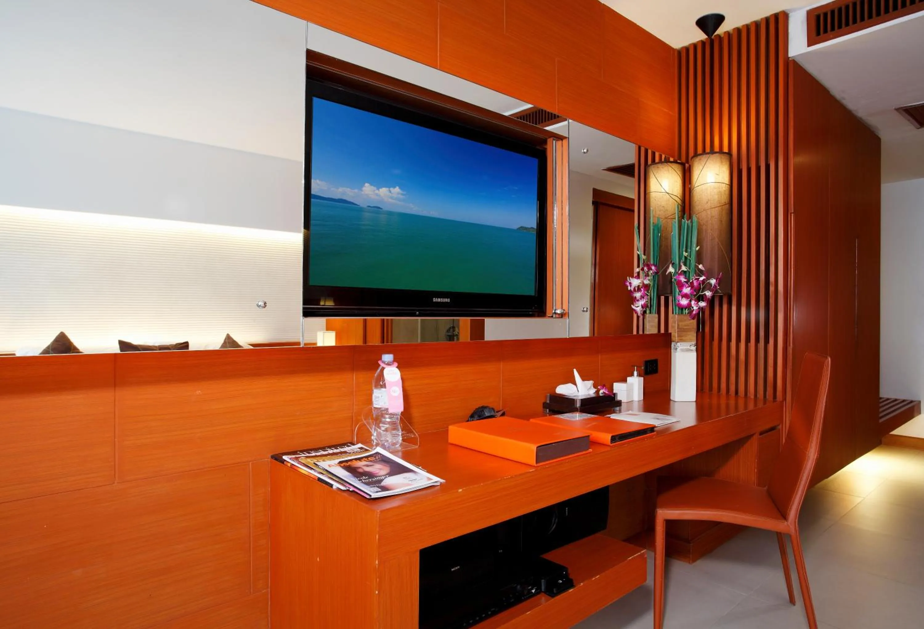 TV and multimedia in La Flora Resort Patong
