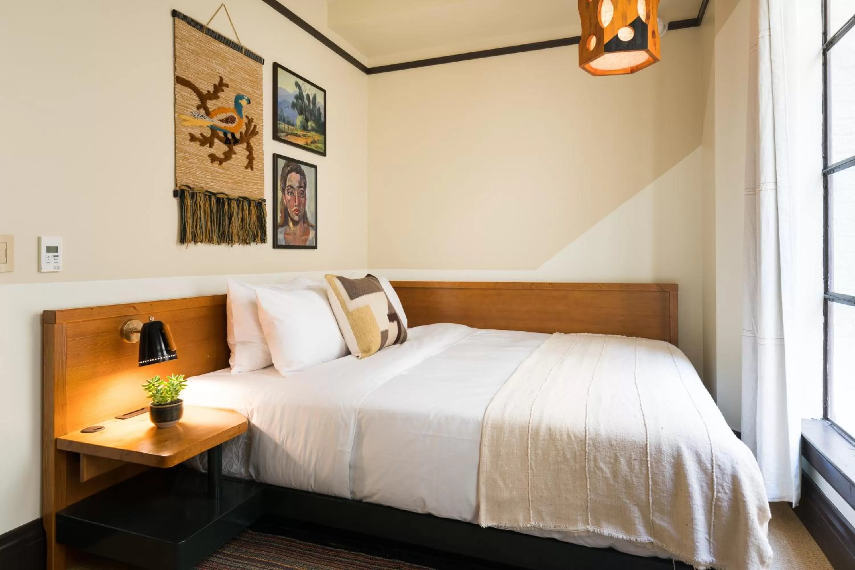 Bed in Freehand Los Angeles