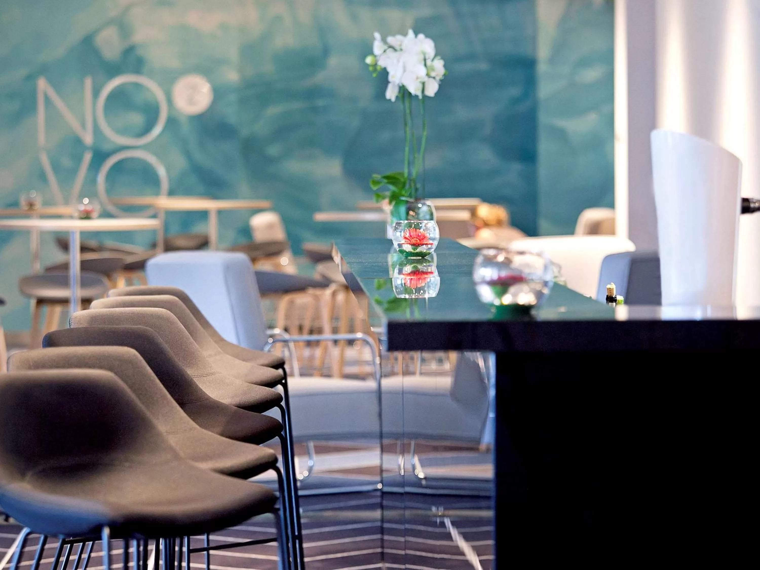 Lounge or bar in Novotel Katowice Centrum
