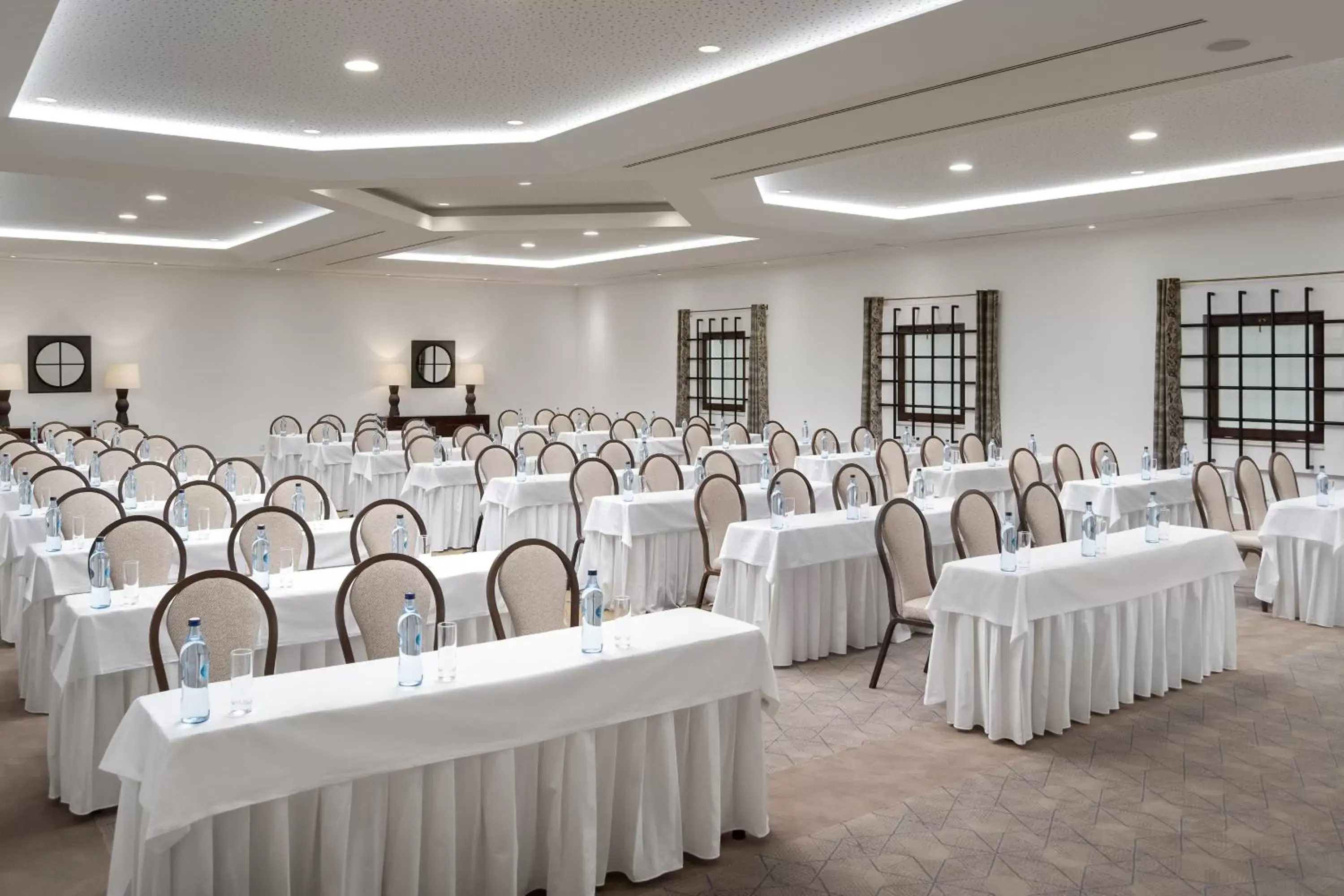Meeting/conference room in Pine Cliffs Ocean Suites, a Luxury Collection Resort & Spa, Algarve