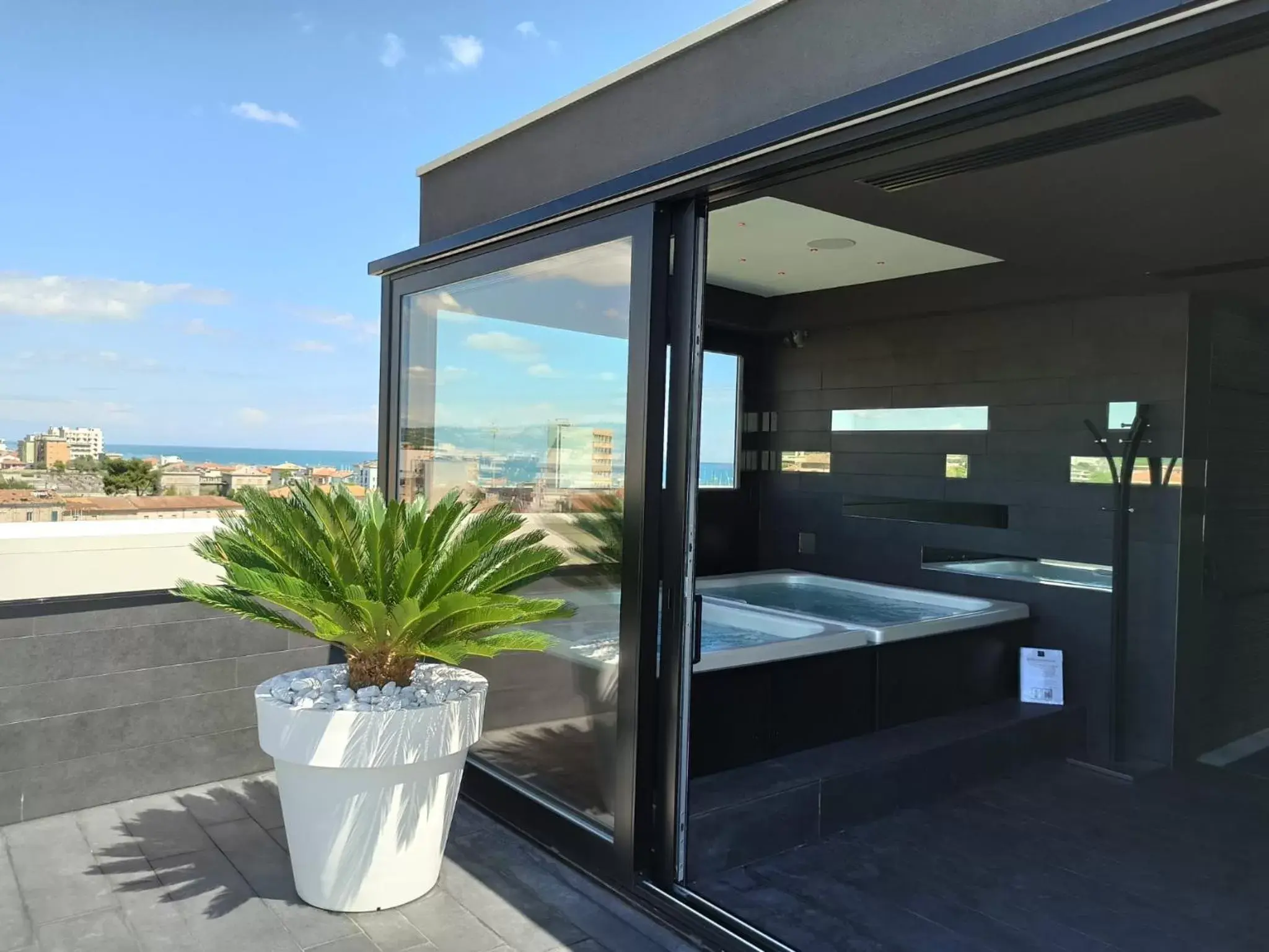 Balcony/Terrace in Raffaello Hotel