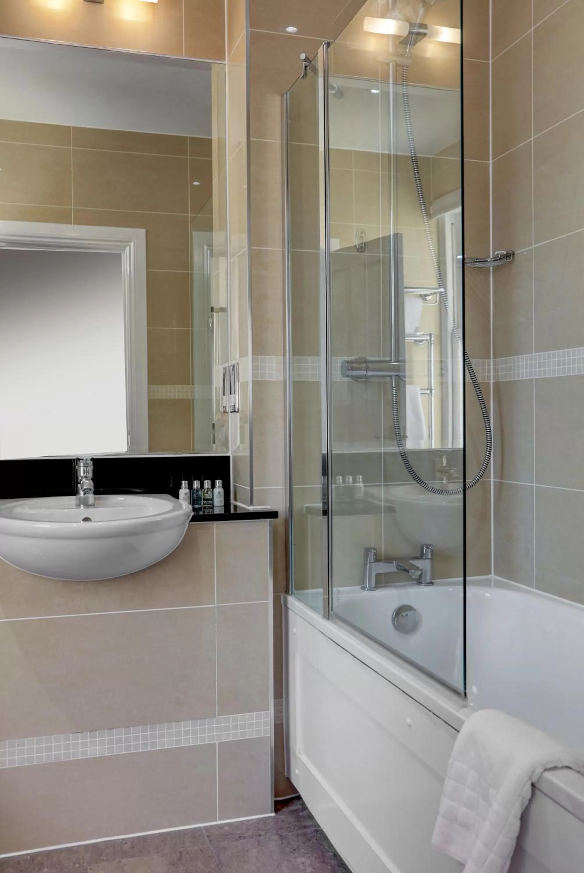 Bathroom in Norfolk Royale Hotel