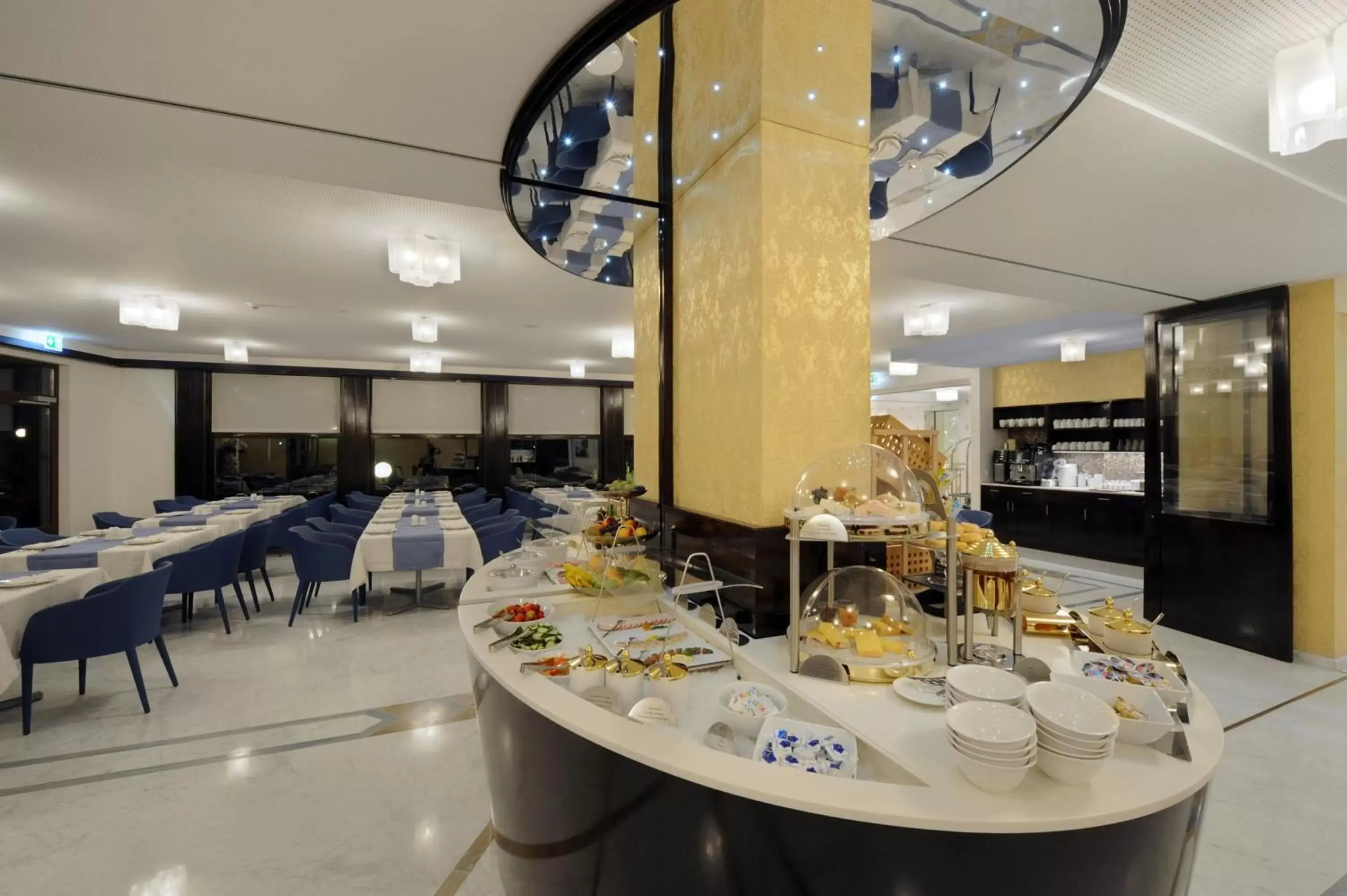 Buffet breakfast, Restaurant/Places to Eat in Hotel Du Nord