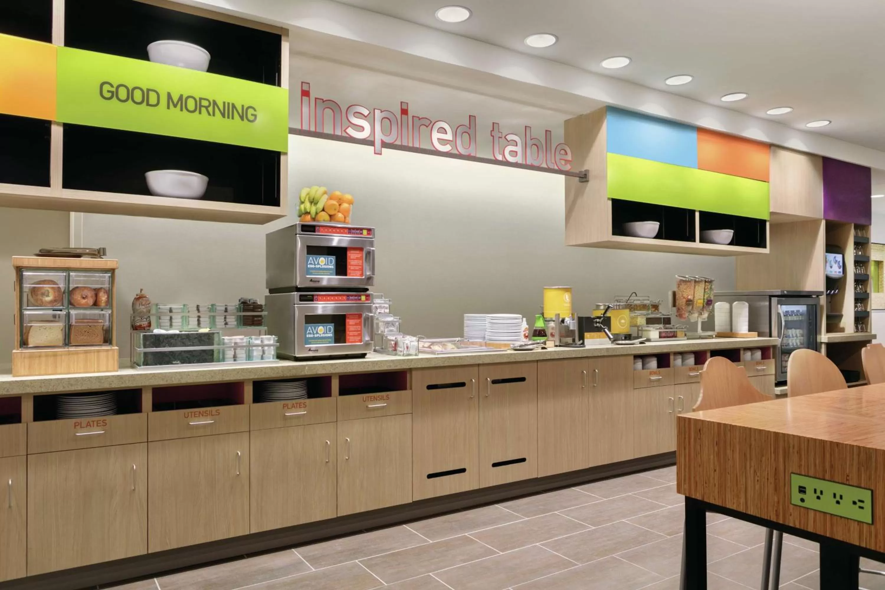 Dining area in Home2 Suites By Hilton Williamsville Buffalo Airport