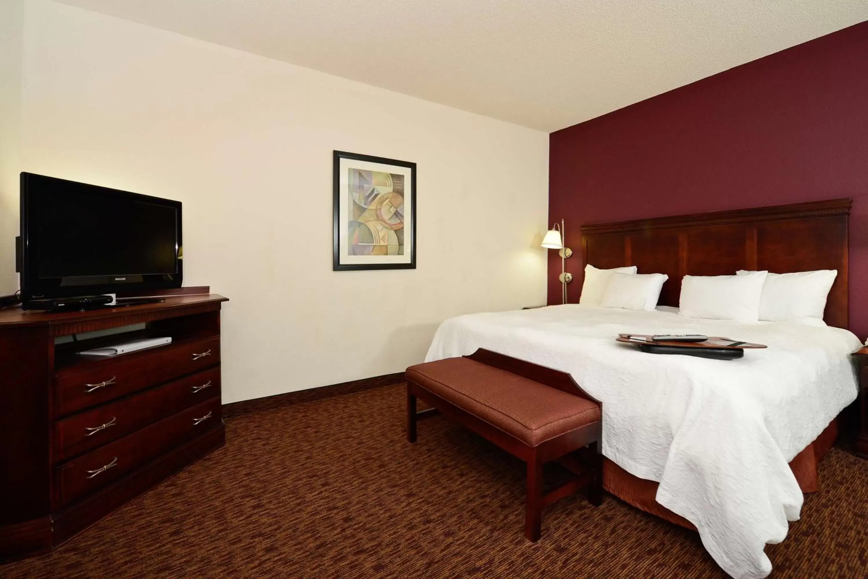 Bed in Hampton Inn & Suites Muncie