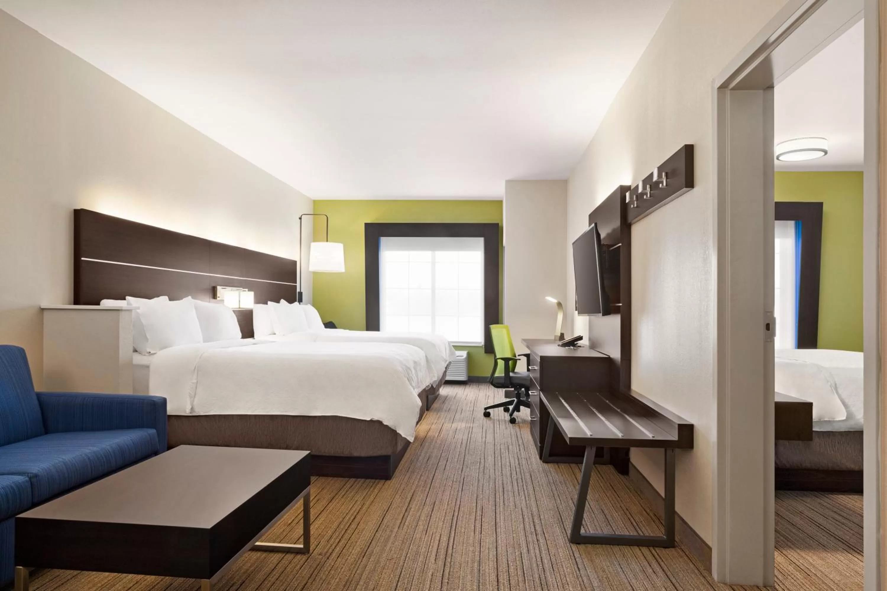 Photo of the whole room, Bed in Holiday Inn Express Hotel & Suites Durant by IHG