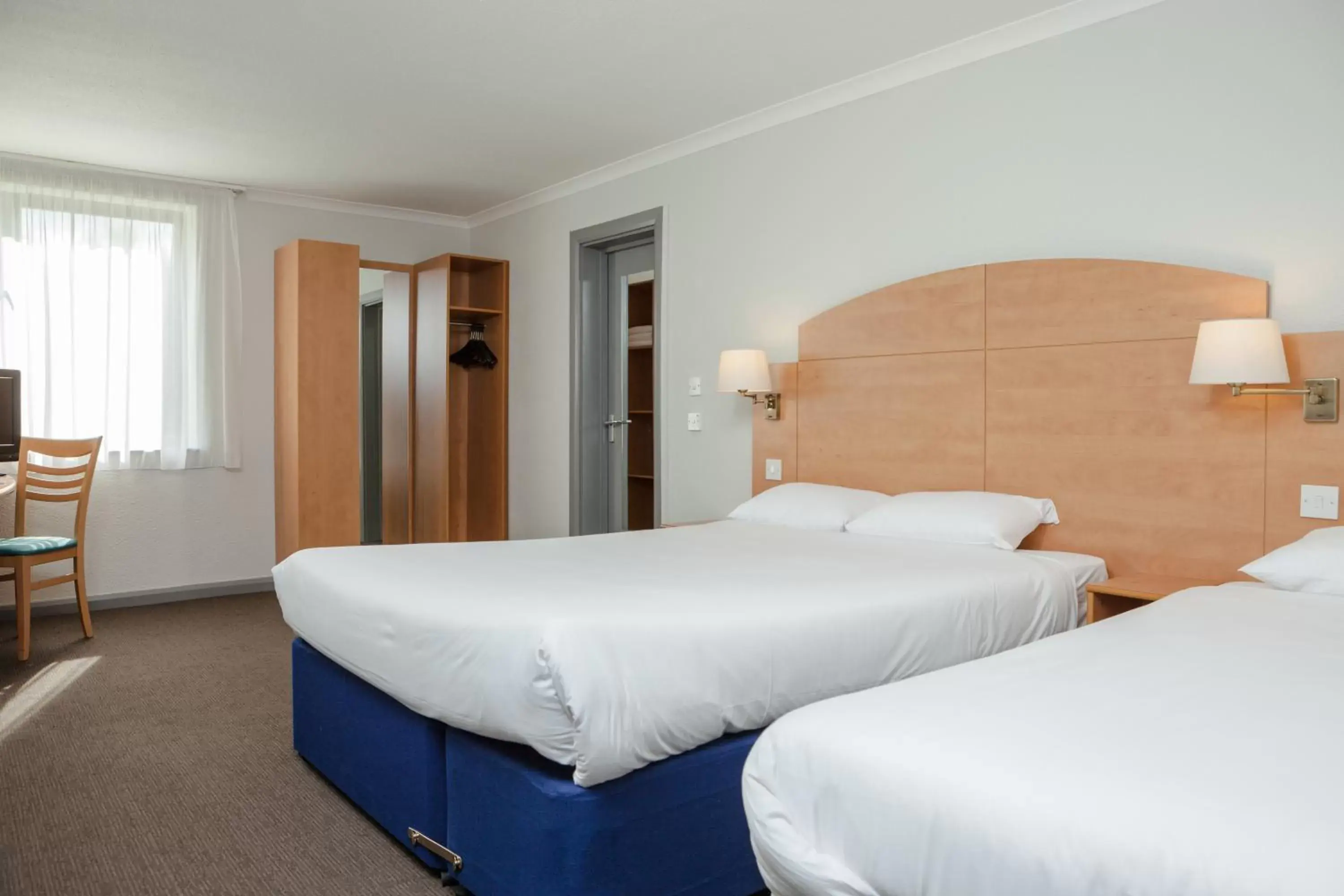 Bed in Campanile Hotel Dartford Bed in Campanile Hotel Dartford