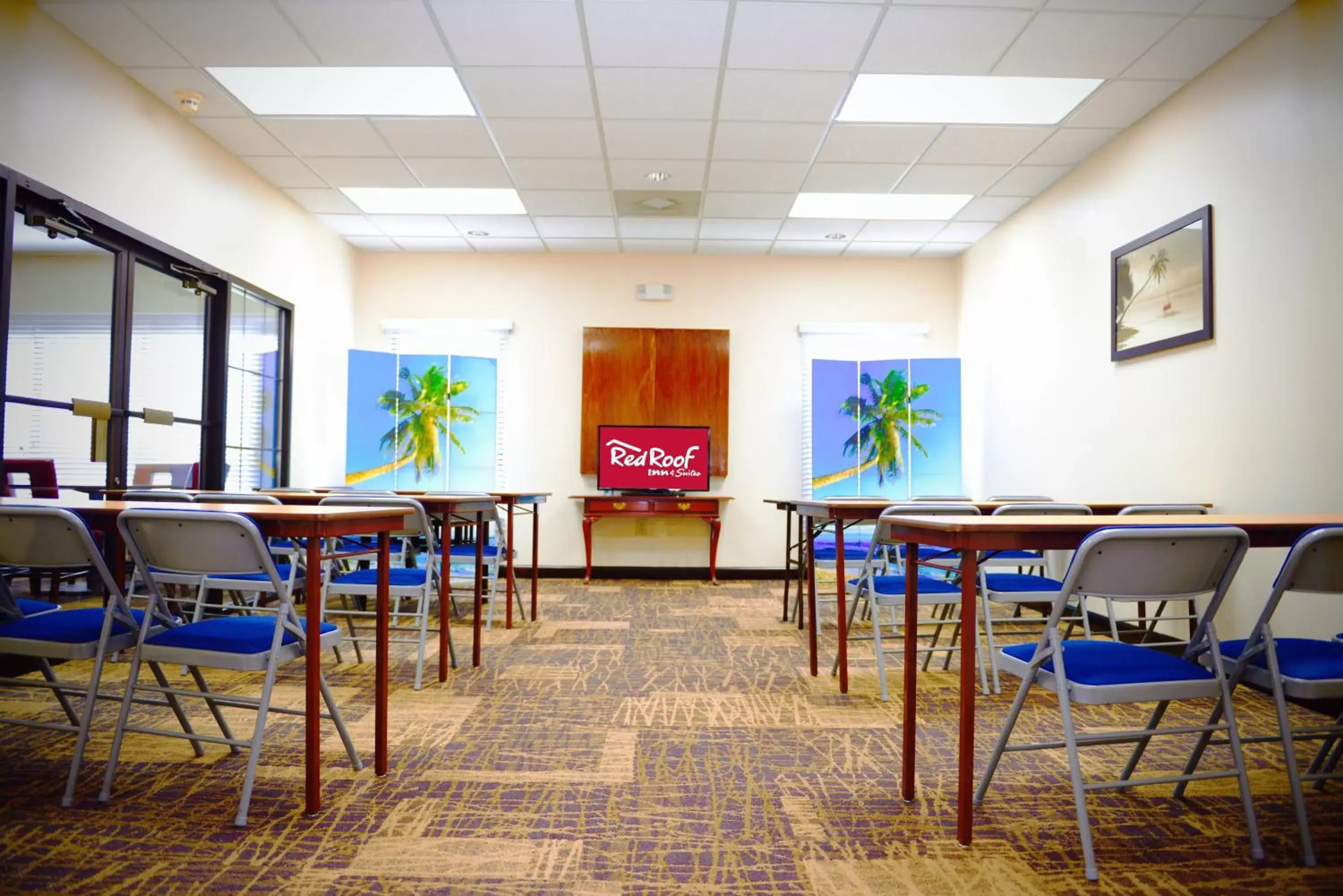 Meeting/conference room in Red Roof Inn & Suites Commerce - Athens