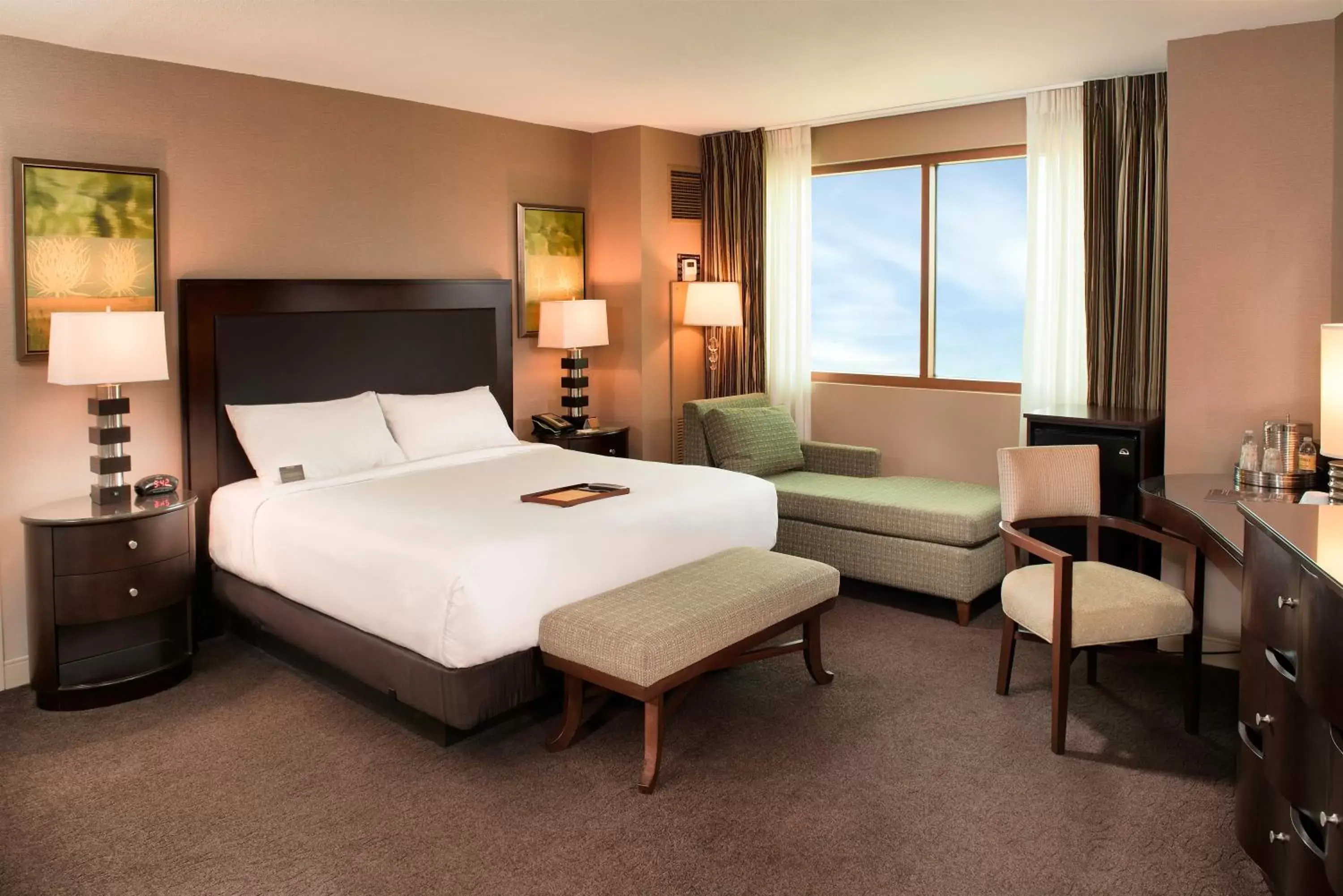 Bedroom, Bed in Gold Strike Casino Resort