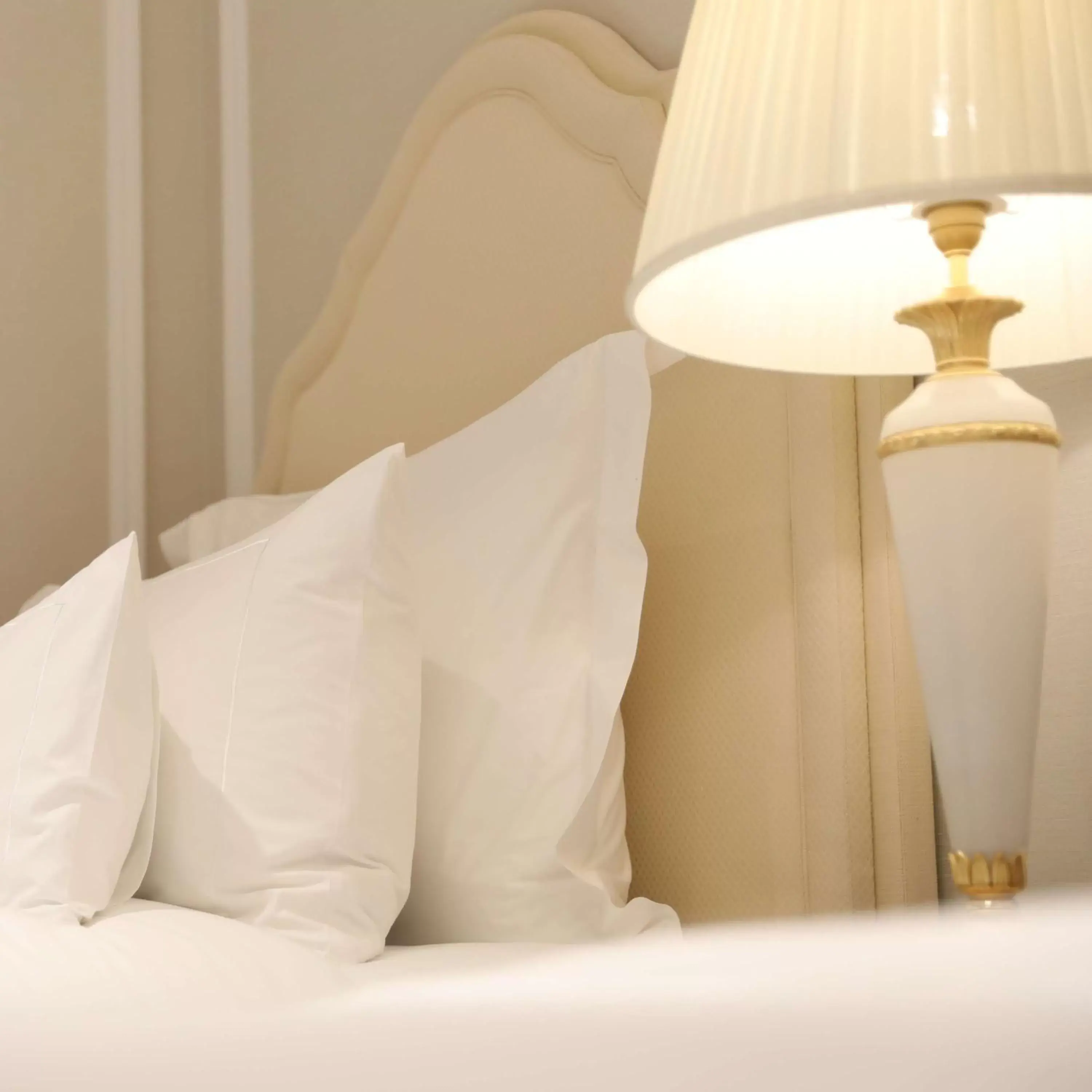 Bed in The Plaza Doha, LXR Hotels & Resorts