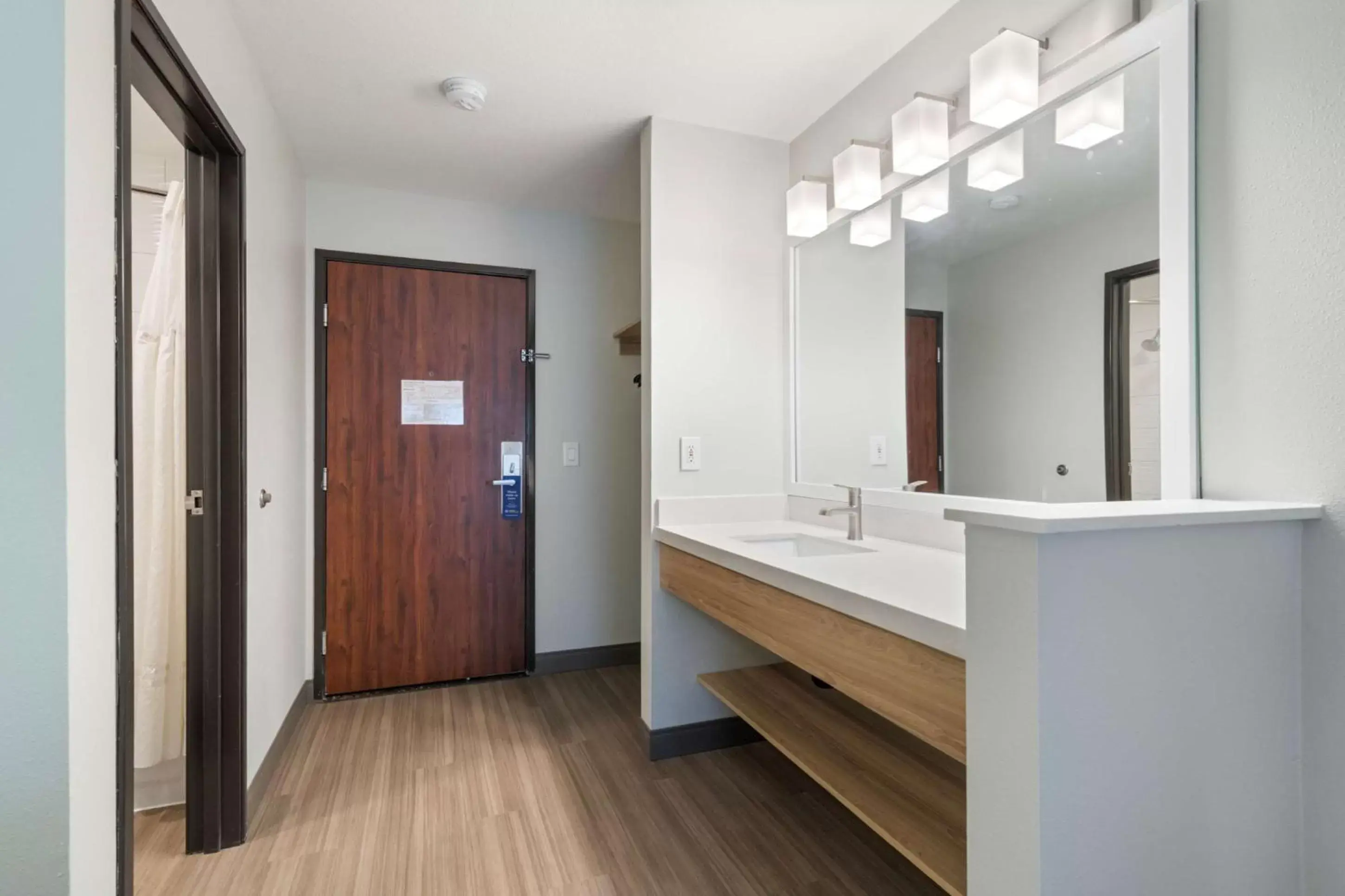 Bathroom in Best Western Lake Oswego Hotel & Suites