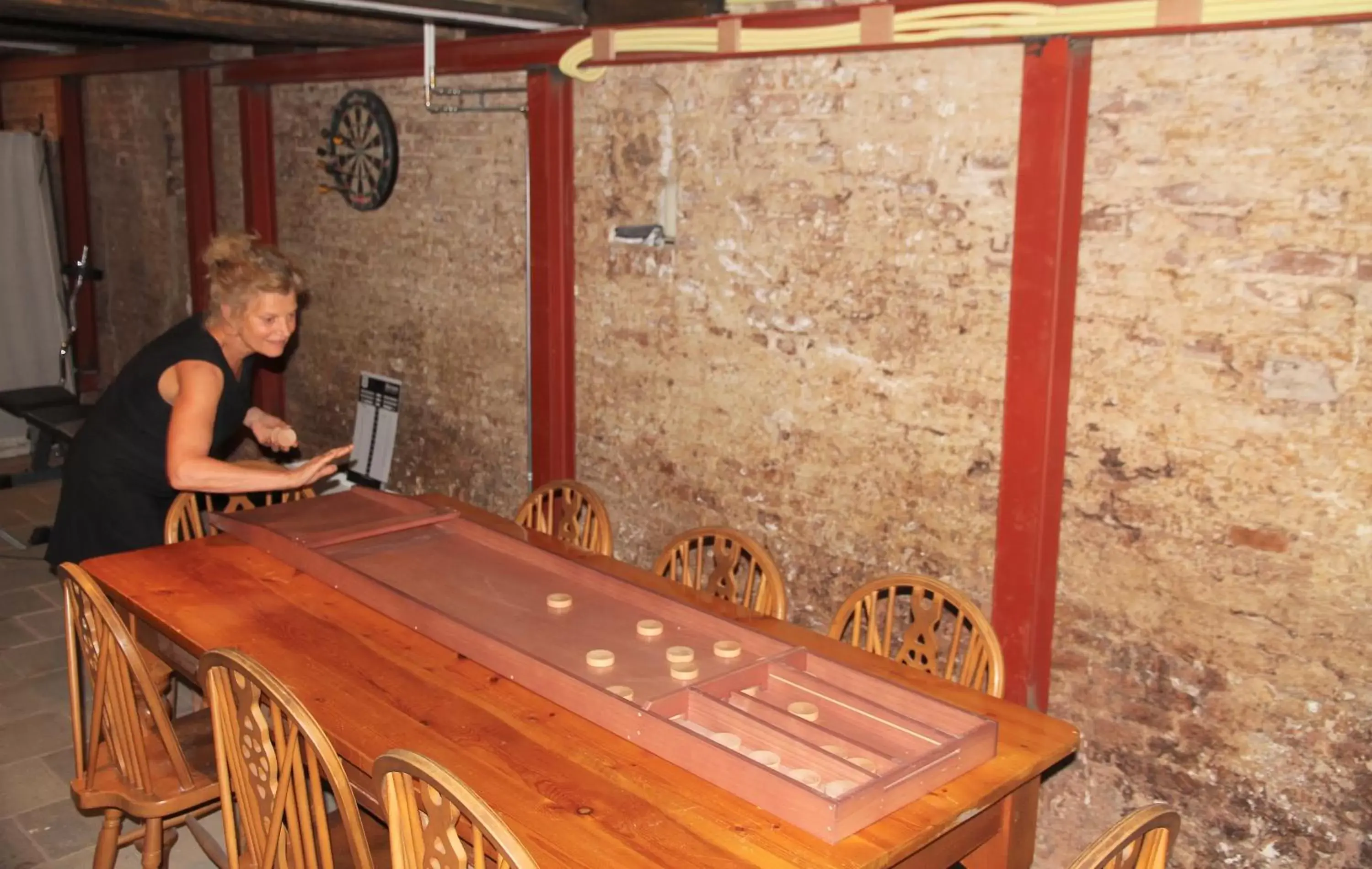 Game Room in Top apartment along canal in historic centre