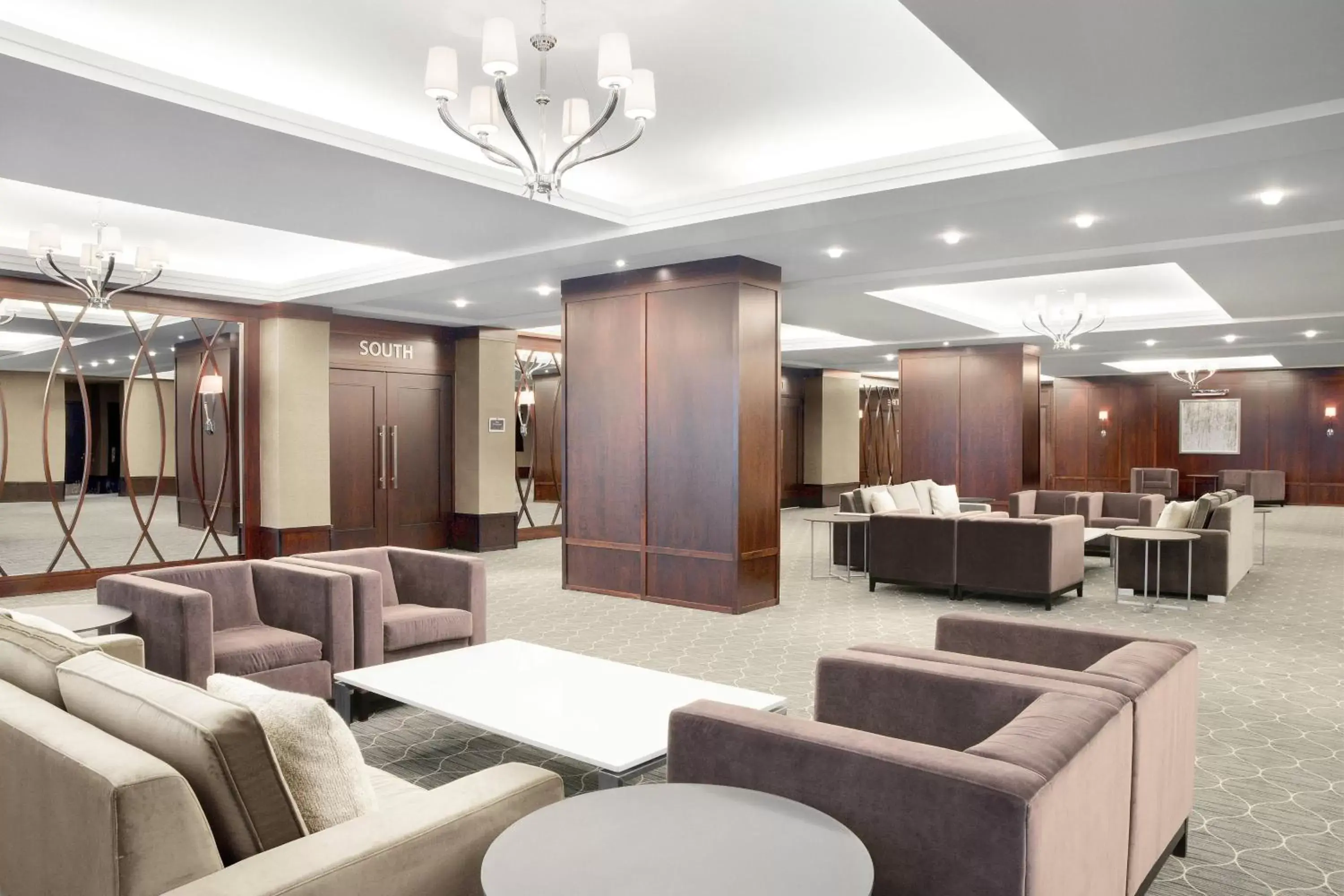 Meeting/conference room, Lobby/Reception in Sheraton Cavalier Saskatoon Hotel