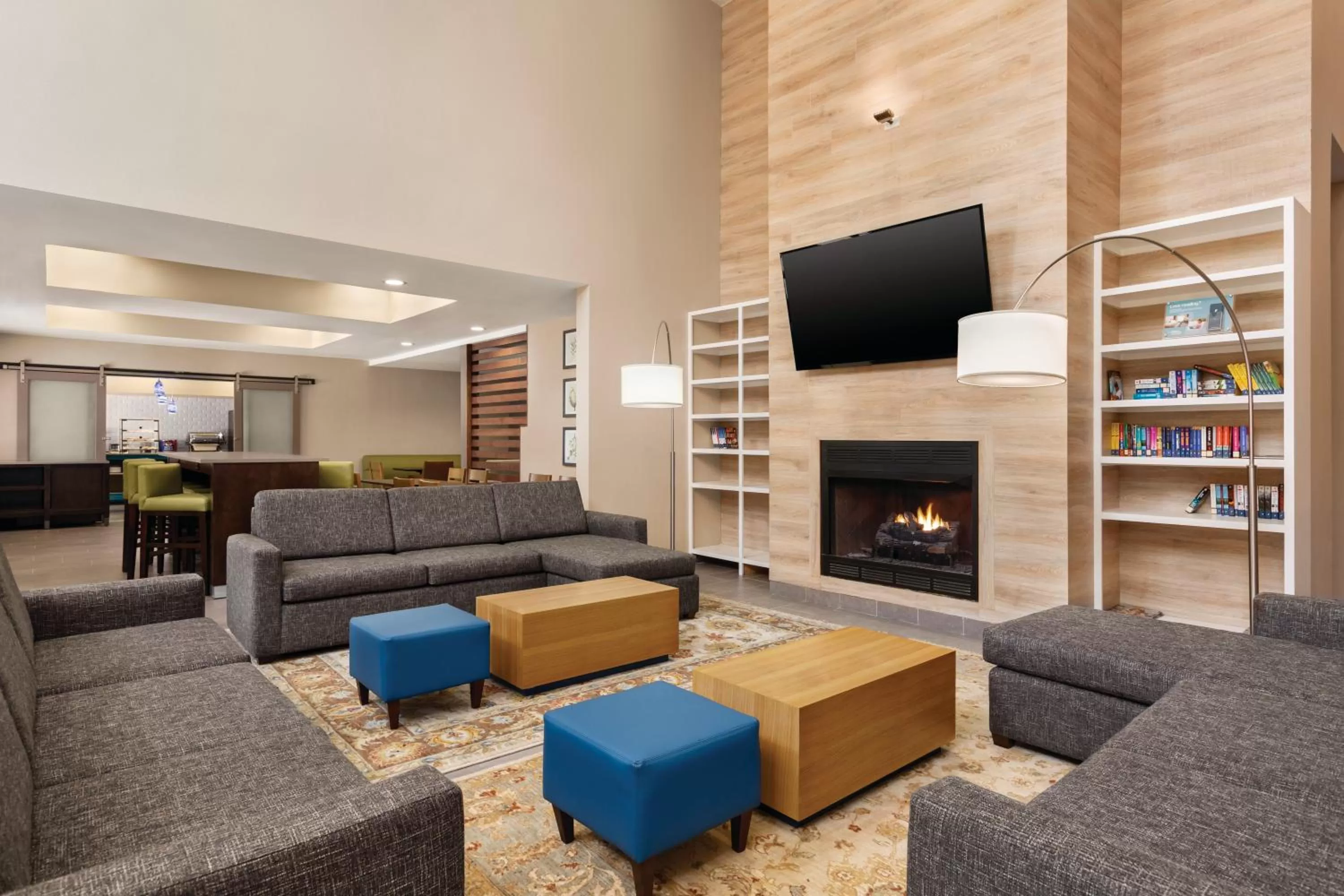 Living room in Country Inn & Suites by Radisson, Beaufort West, SC