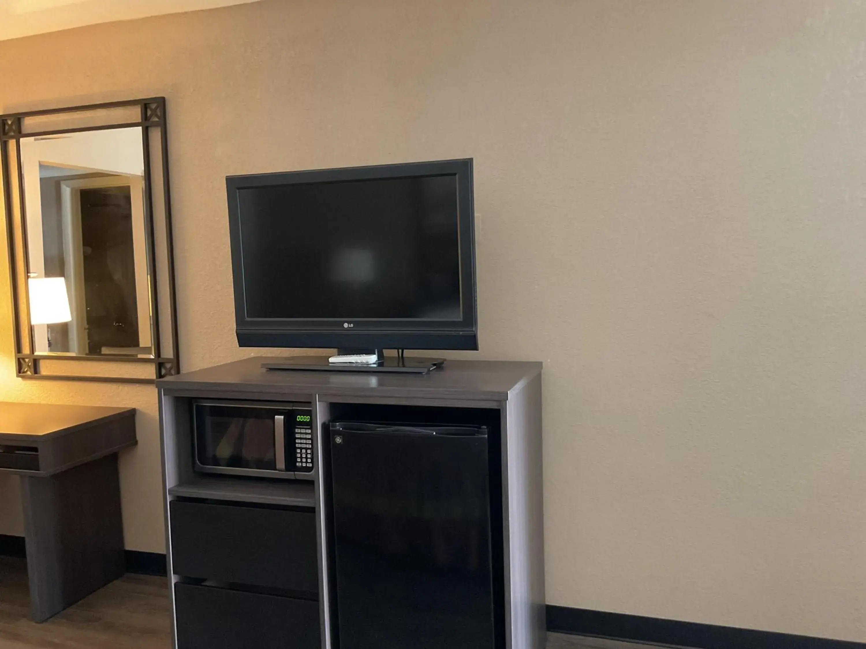 TV and multimedia, TV/Entertainment Center in Super 8 by Wyndham Chattanooga/East Ridge