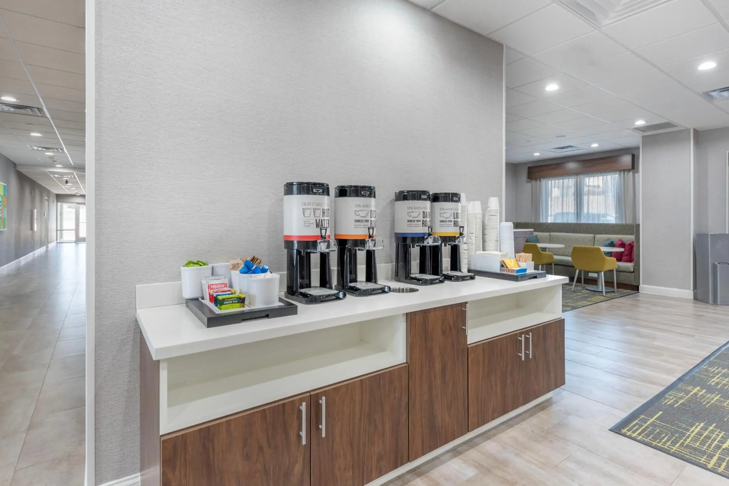 Kitchen/Kitchenette in Hampton Inn Harker Heights