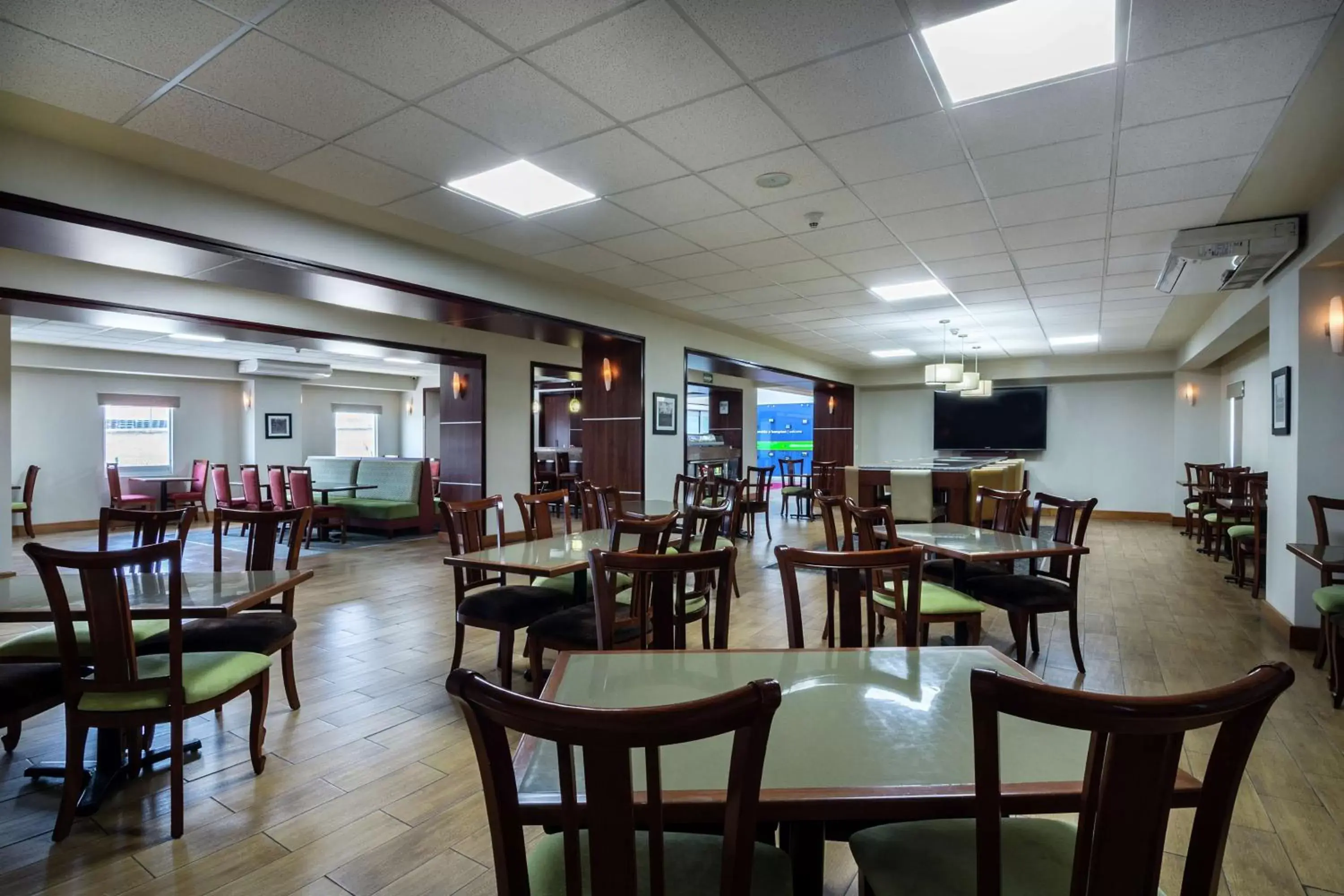 Lobby or reception in Hampton by Hilton San Juan del Rio Lobby or reception in Hampton by Hilton San Juan del Rio