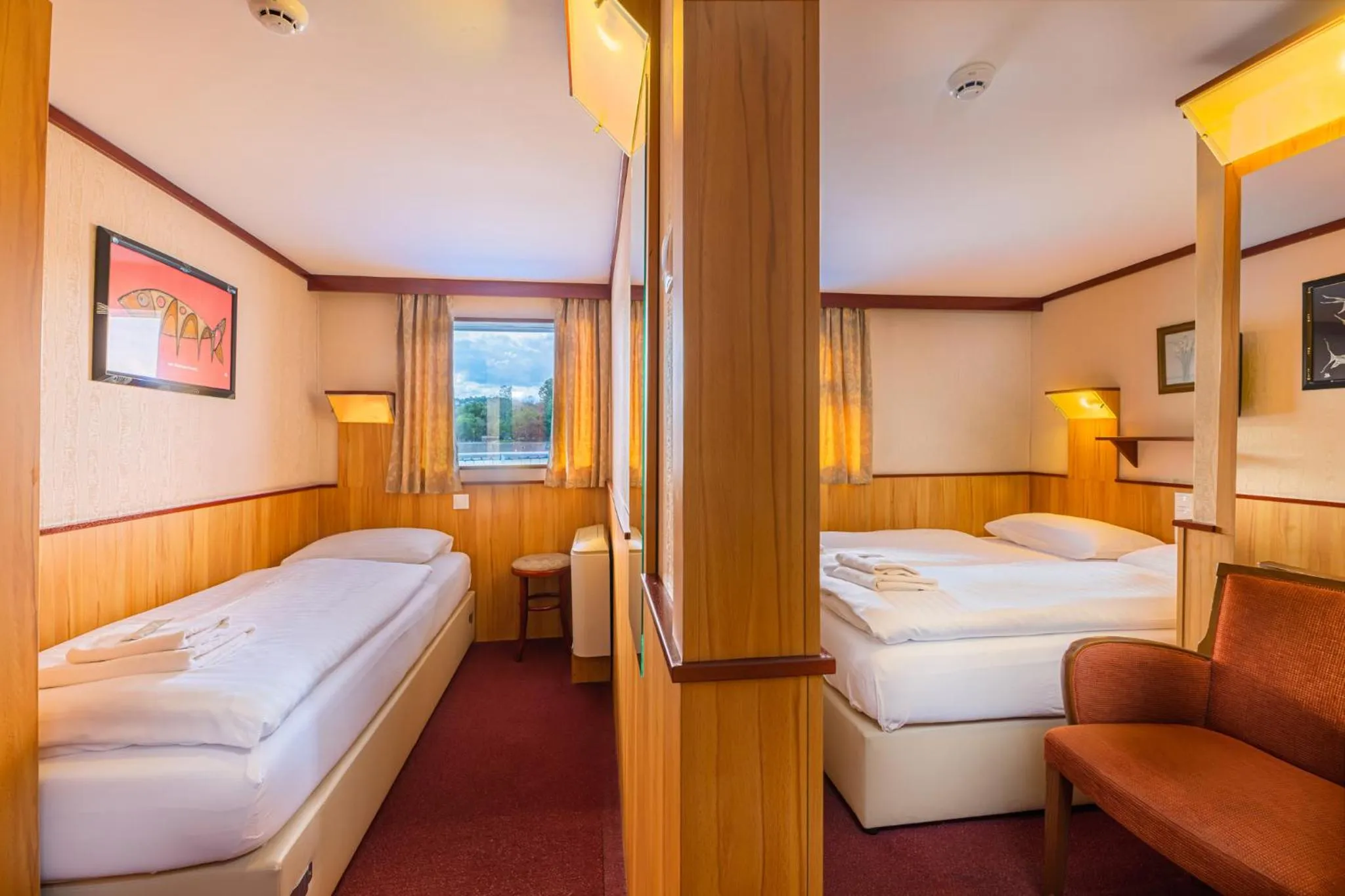 Bed in Fortuna Boat Hotel Budapest