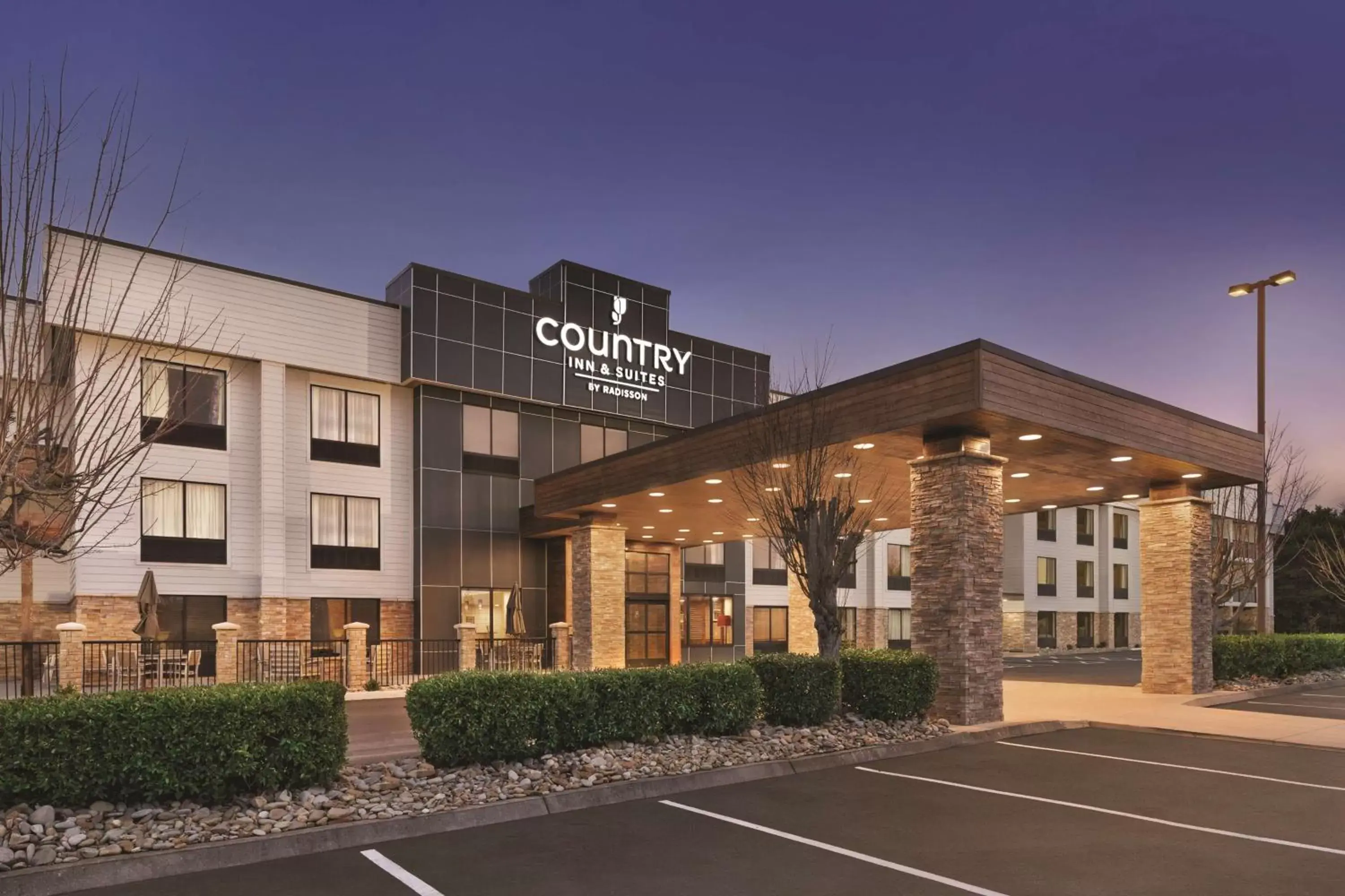 Property building in Country Inn & Suites by Radisson, Sevierville Kodak, TN