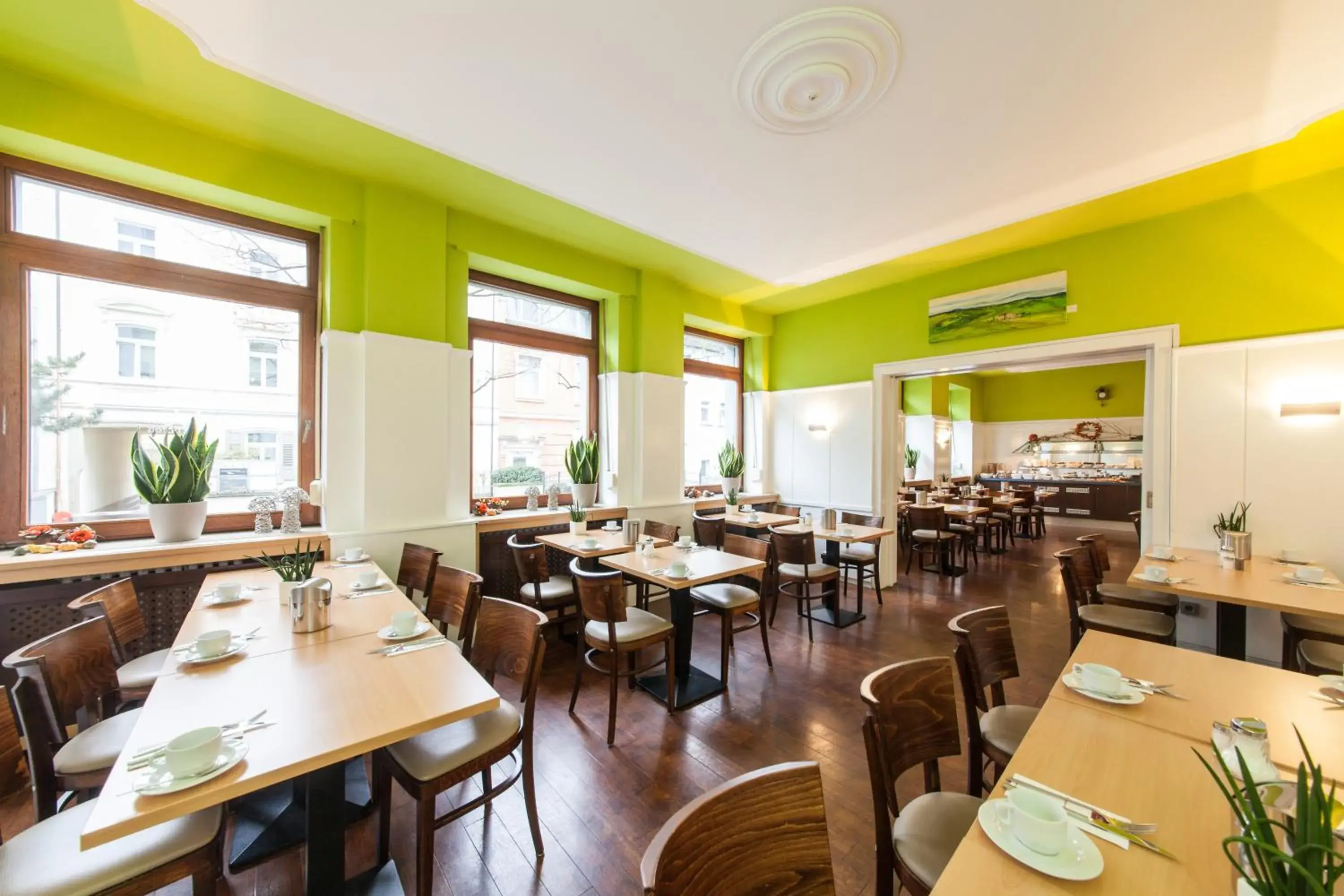 Buffet breakfast, Restaurant/Places to Eat in Hotel Offenbacher Hof