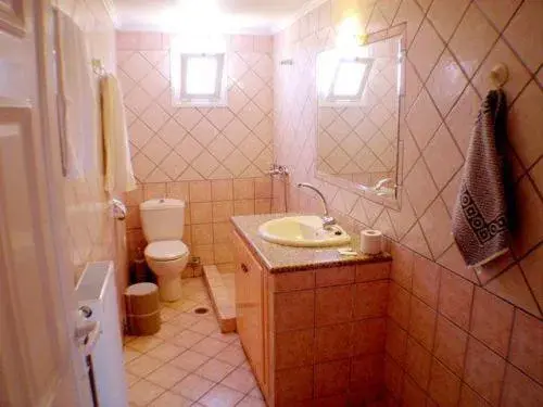 Bathroom in Metaxa Hotel