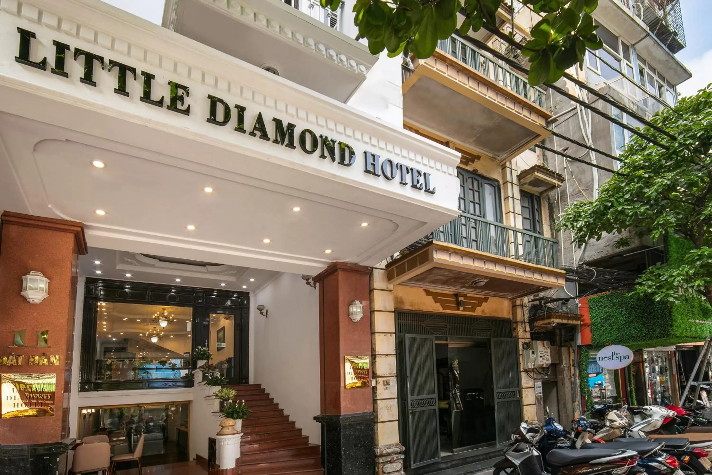 Facade/entrance in Little Diamond Hotel