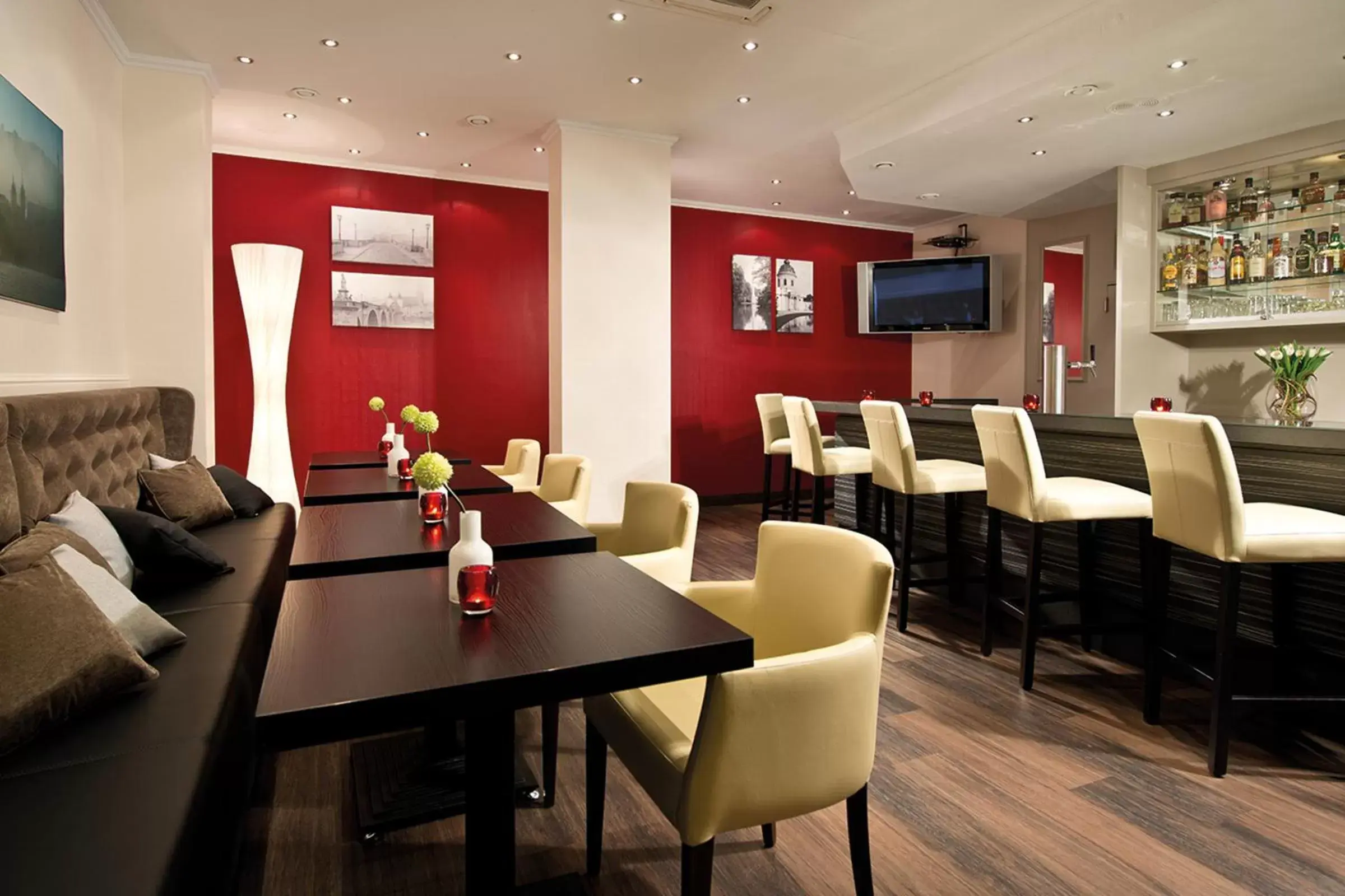 Restaurant/places to eat in Leonardo Hotel Heidelberg City Center