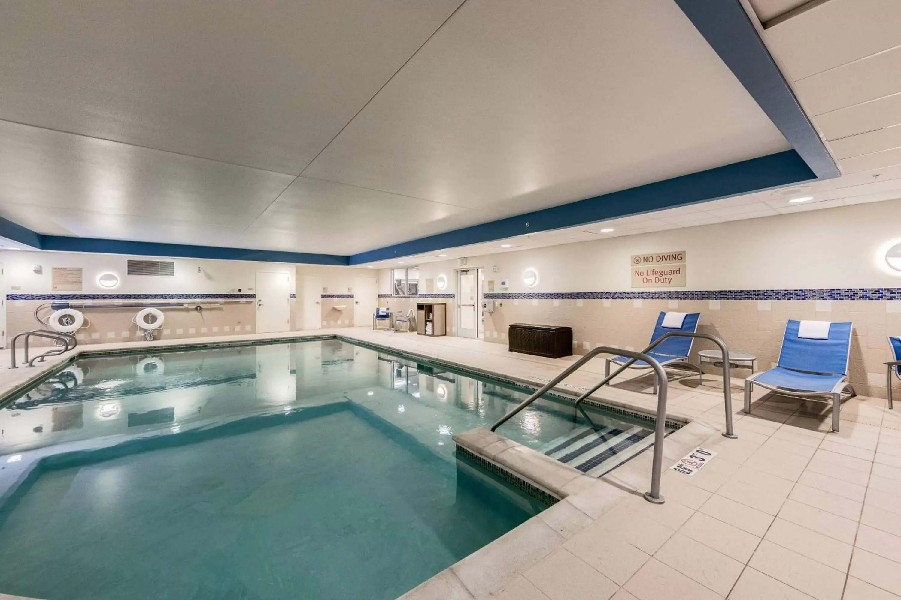 Swimming Pool in TownePlace Suites Ann Arbor