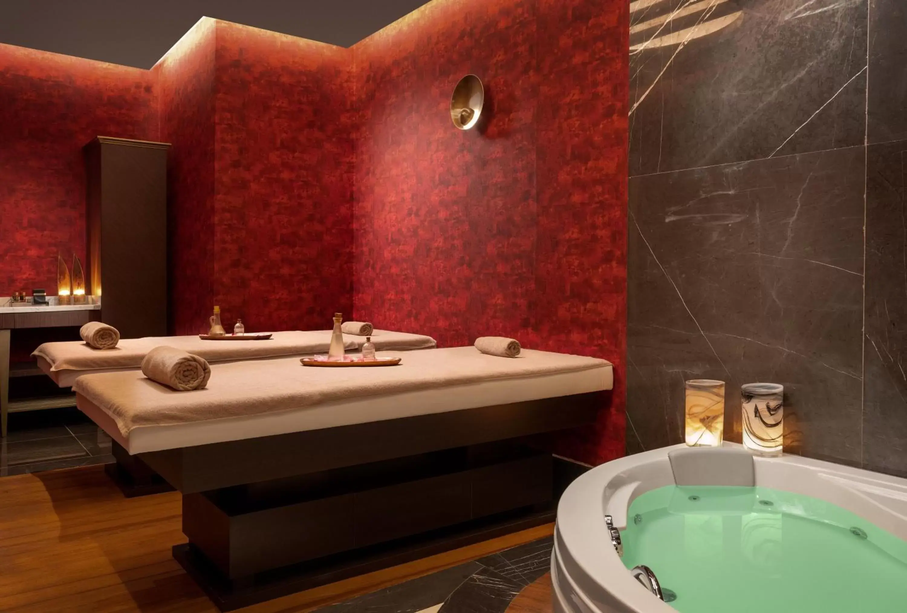 Hot Tub, Bathroom in Febor İstanbul Bomonti Hotel & Spa