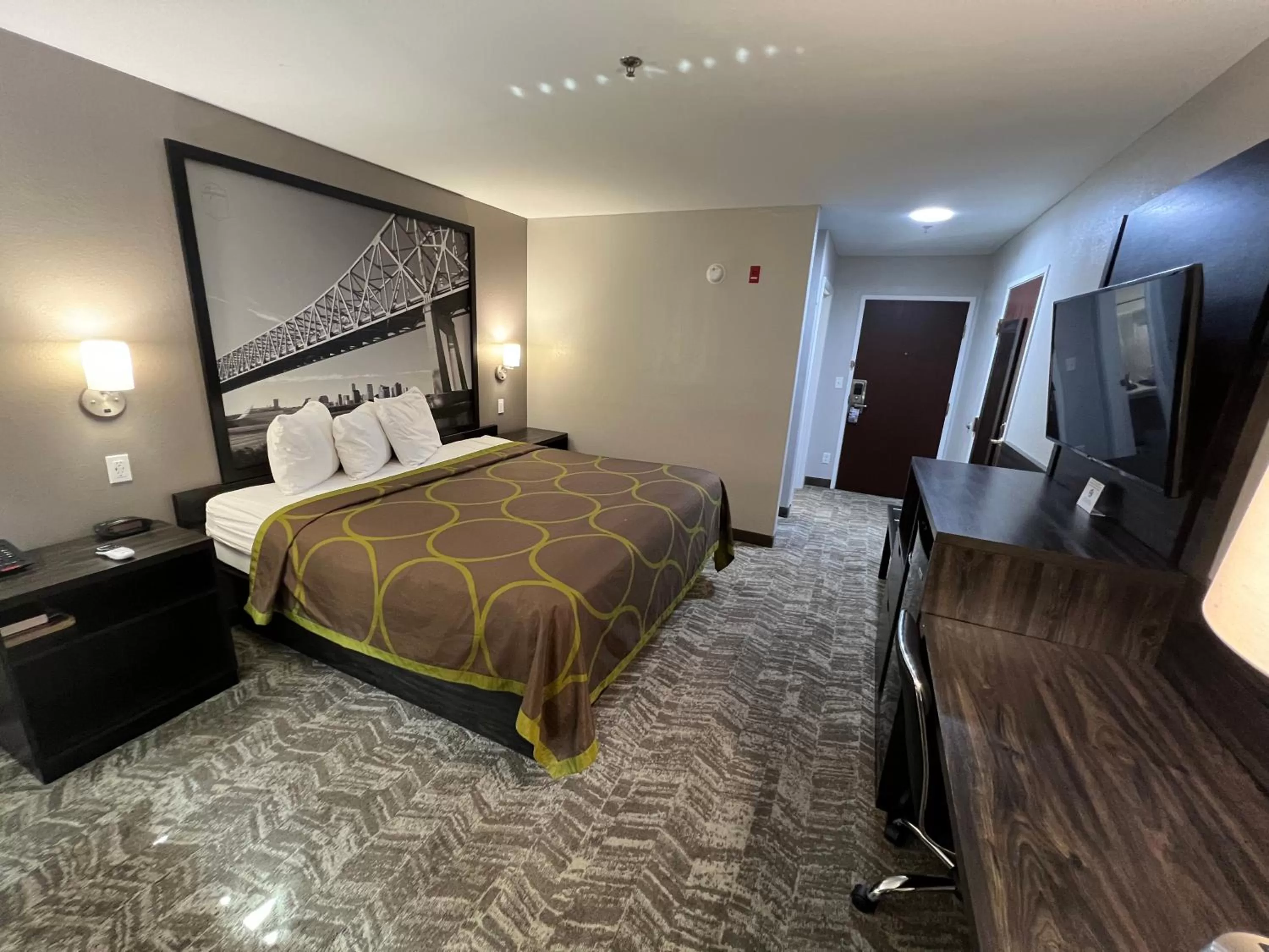 Photo of the whole room, Bed in Super 8 by Wyndham Lake Charles/Sulphur