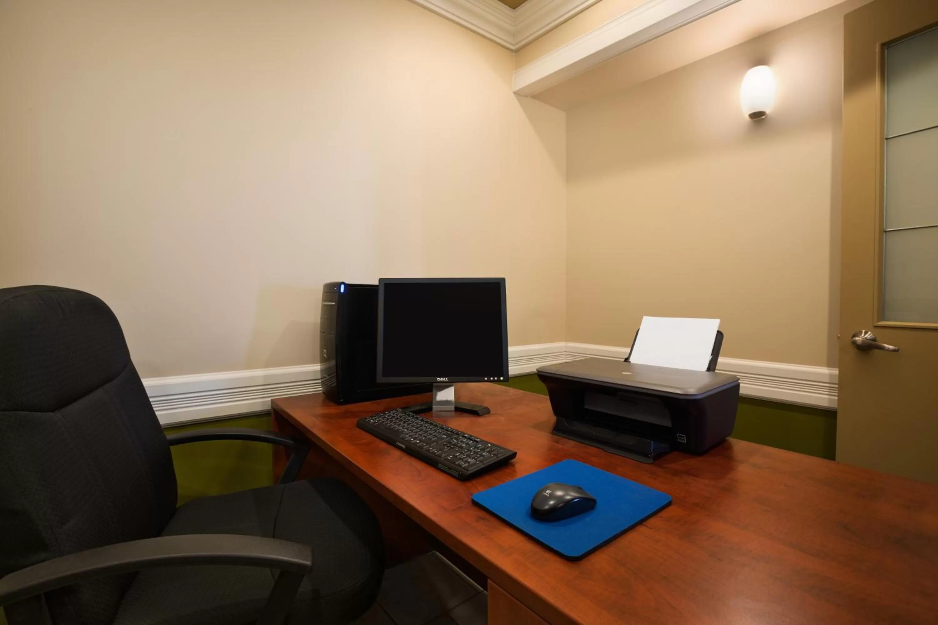 Business facilities in Days Inn by Wyndham High Level