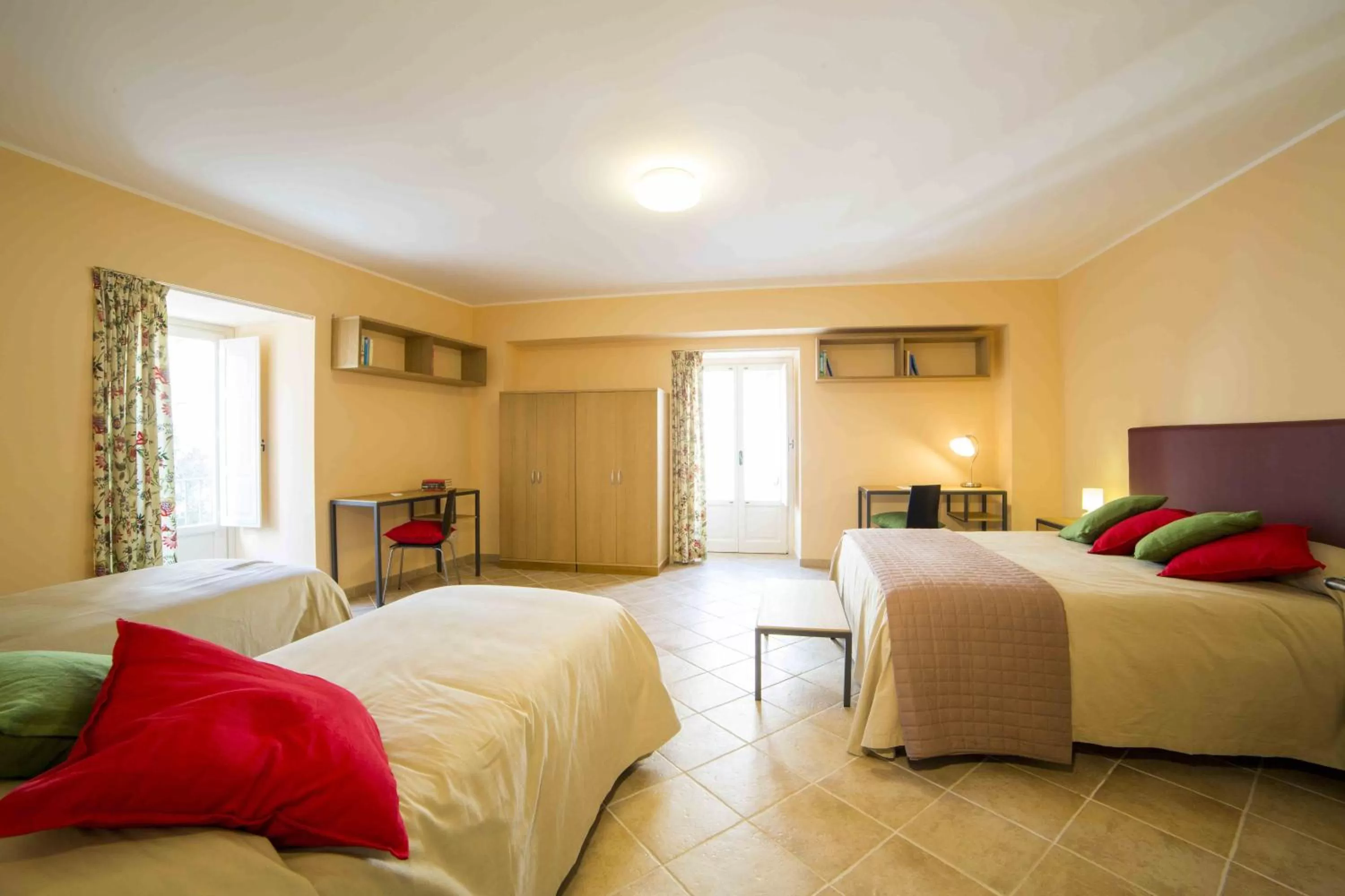 Spring, Bed in Dimora De Mauro