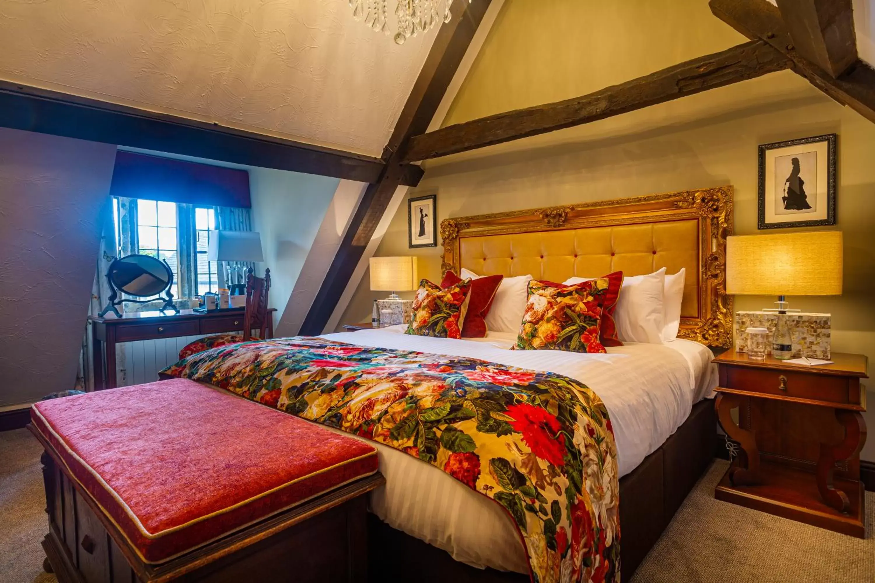 Bedroom, Bed in The Bell Inn, Stilton, Cambridgeshire