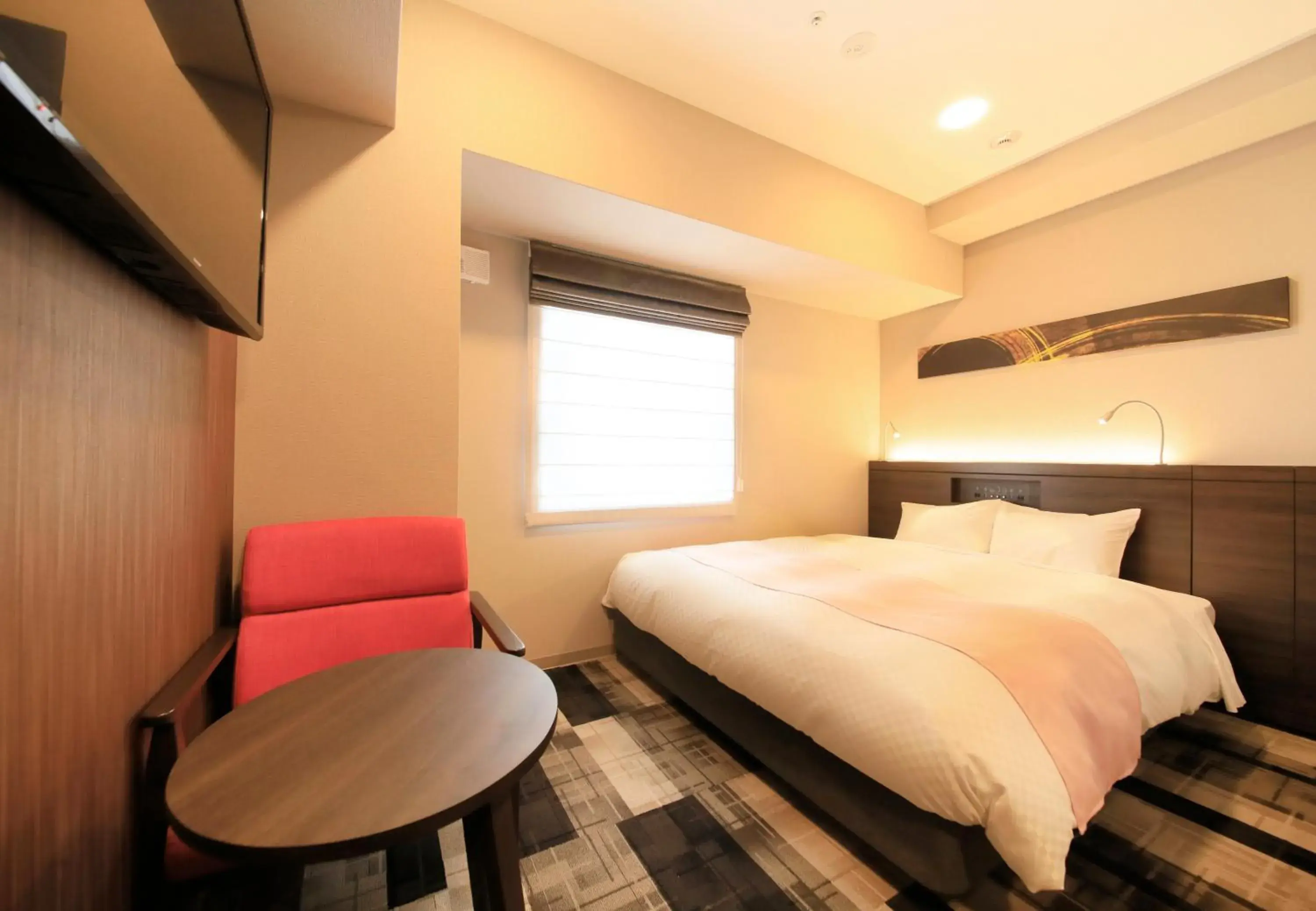 Photo of the whole room, Bed in S-peria Inn Osaka Hommachi