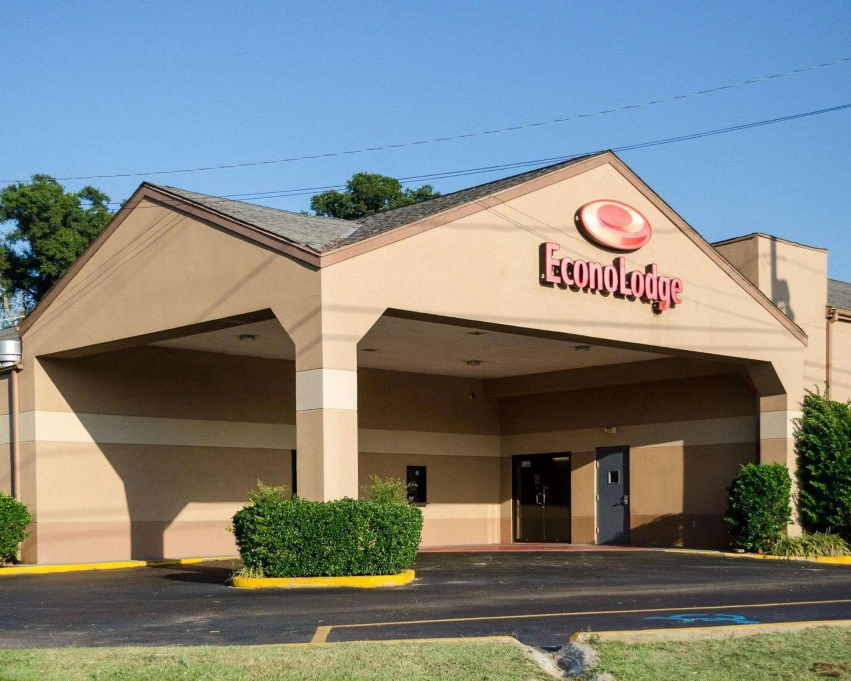 Property building in Econo Lodge Yazoo City